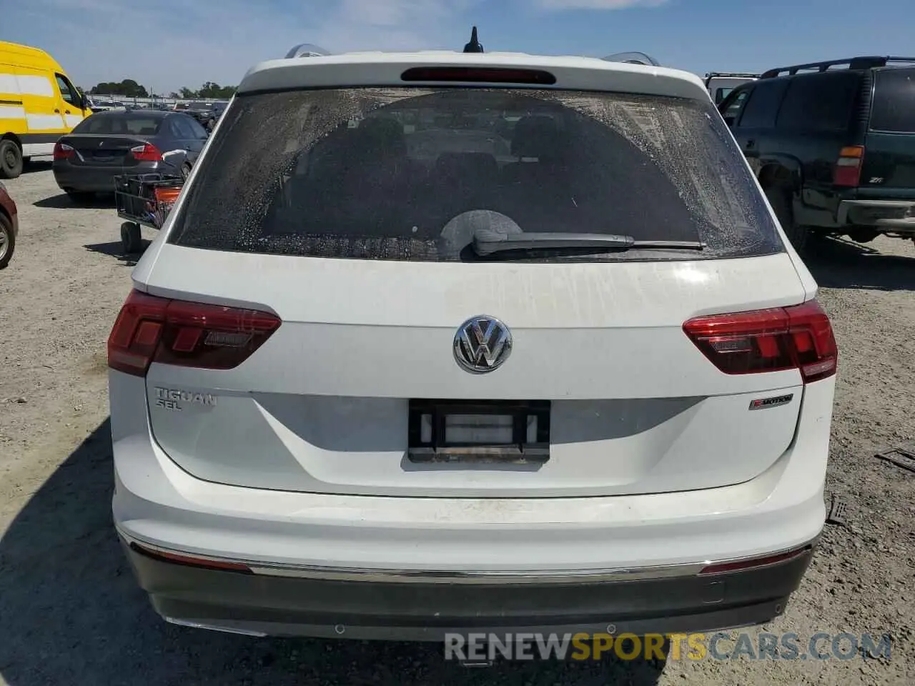 6 Photograph of a damaged car 3VV2B7AX5KM009947 VOLKSWAGEN TIGUAN 2019