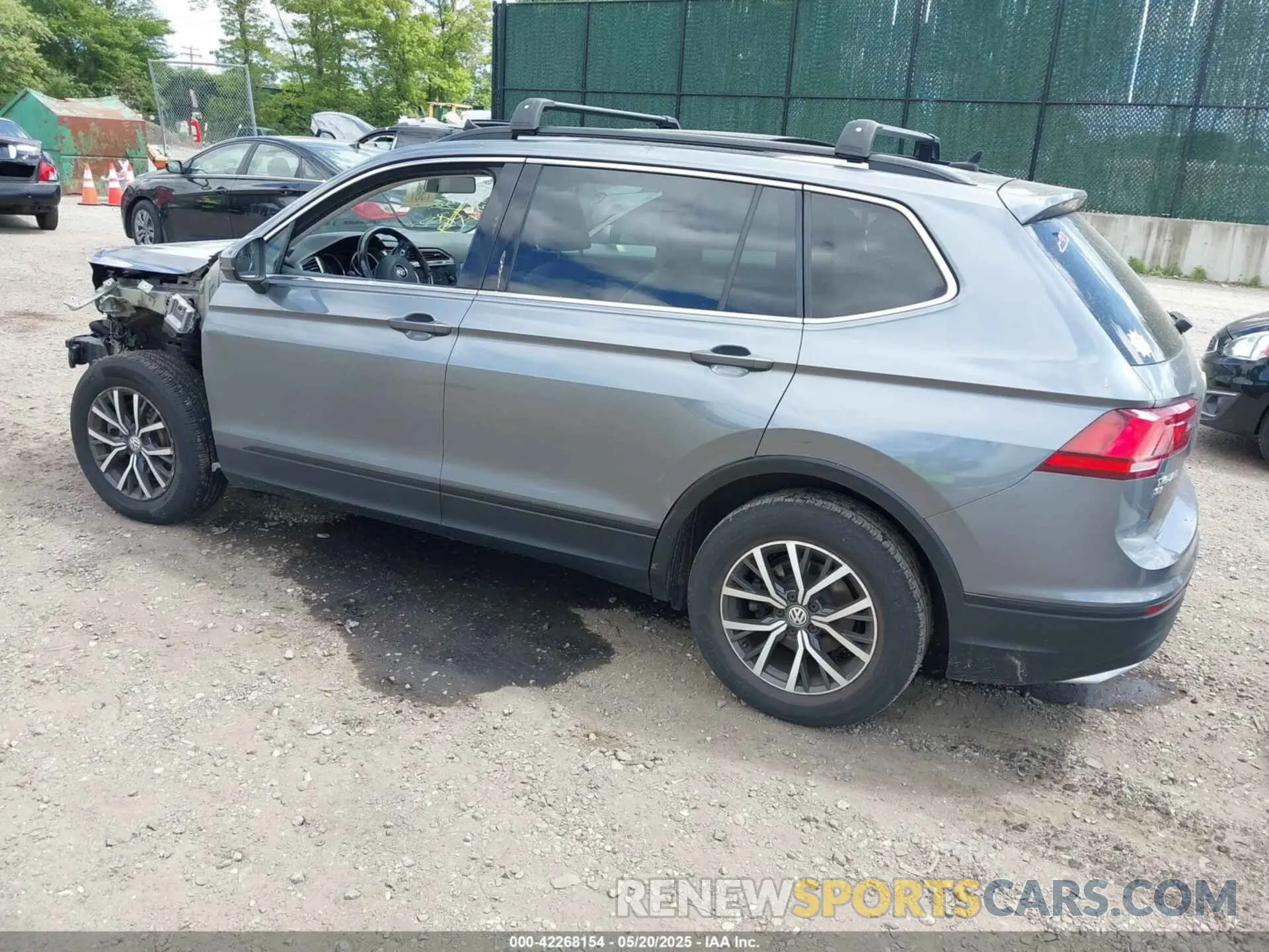 3 Photograph of a damaged car 3VV2B7AX5KM038428 VOLKSWAGEN TIGUAN 2019