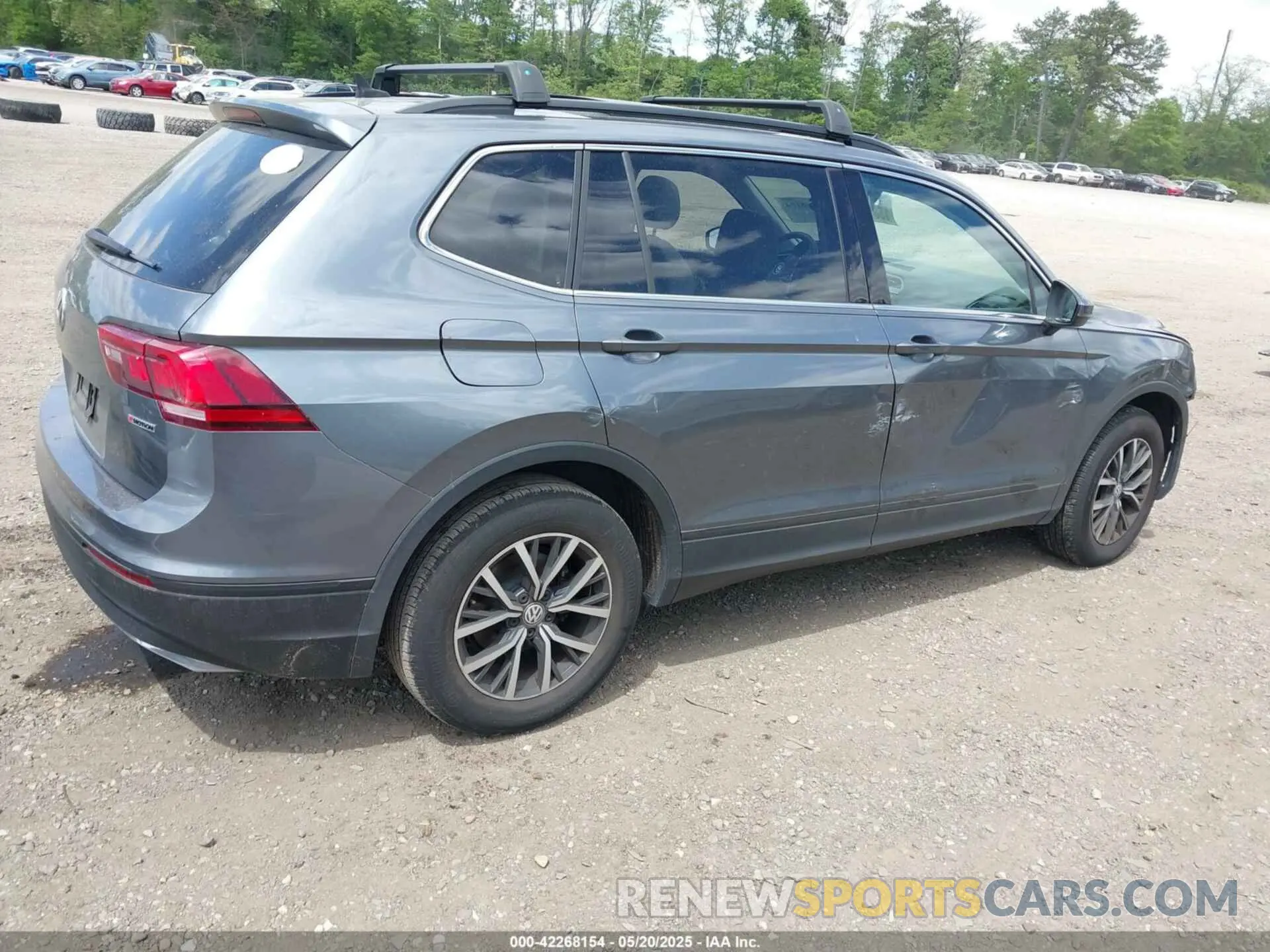 4 Photograph of a damaged car 3VV2B7AX5KM038428 VOLKSWAGEN TIGUAN 2019