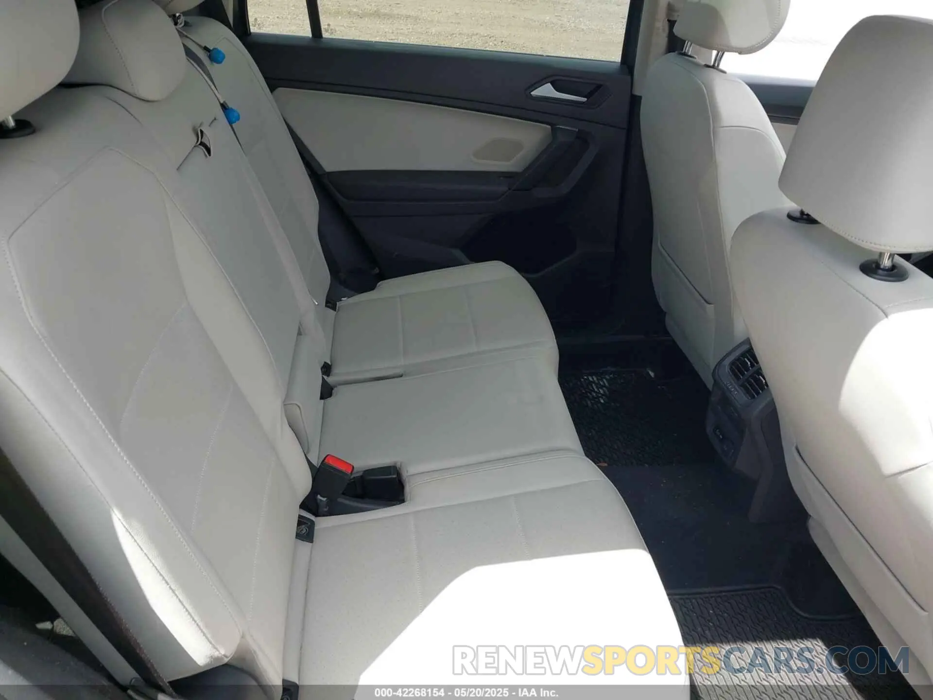 8 Photograph of a damaged car 3VV2B7AX5KM038428 VOLKSWAGEN TIGUAN 2019