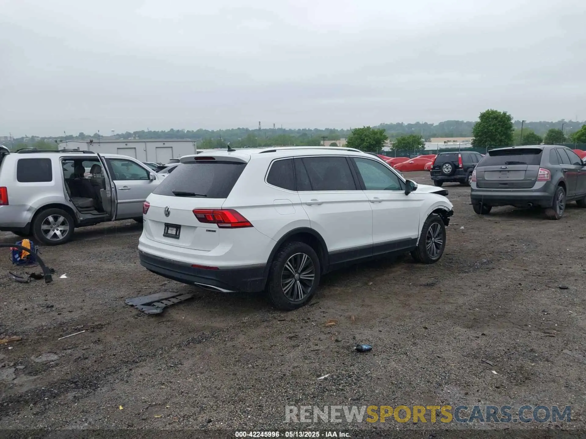 4 Photograph of a damaged car 3VV2B7AX5KM052653 VOLKSWAGEN TIGUAN 2019
