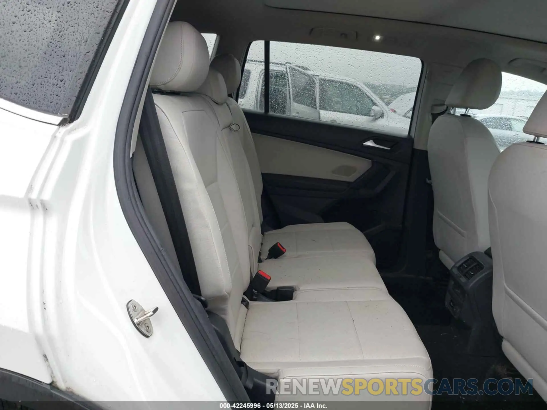 8 Photograph of a damaged car 3VV2B7AX5KM052653 VOLKSWAGEN TIGUAN 2019