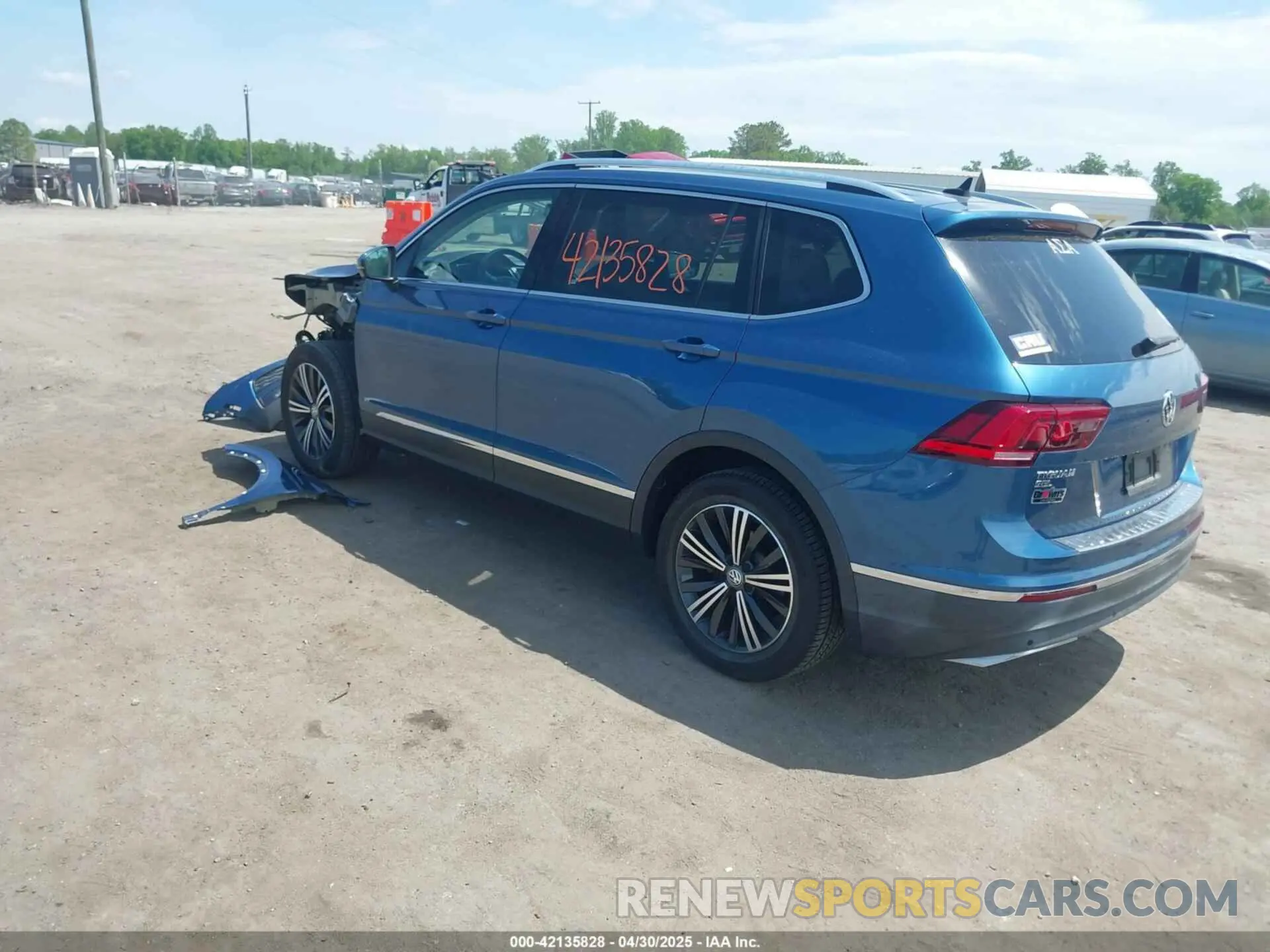 3 Photograph of a damaged car 3VV2B7AX5KM062339 VOLKSWAGEN TIGUAN 2019