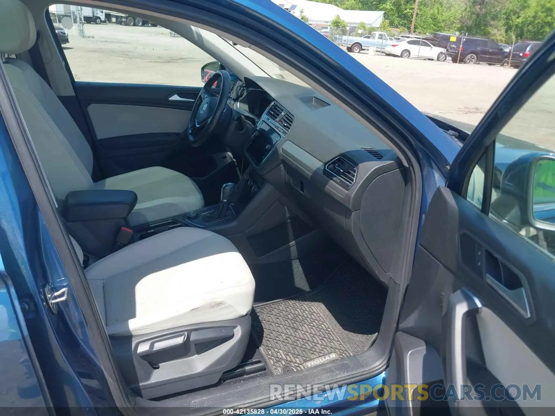 5 Photograph of a damaged car 3VV2B7AX5KM062339 VOLKSWAGEN TIGUAN 2019