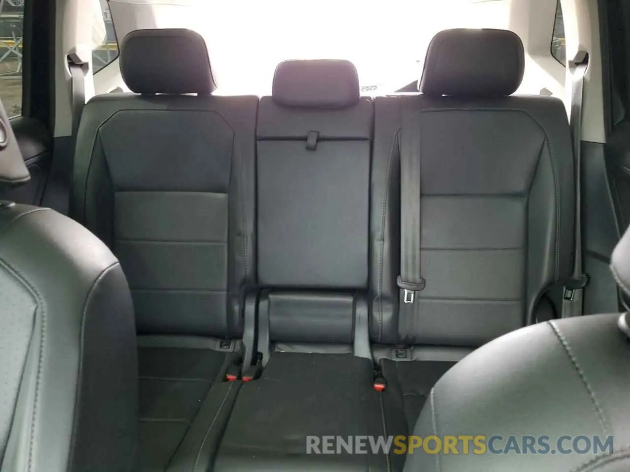 10 Photograph of a damaged car 3VV2B7AX5KM073079 VOLKSWAGEN TIGUAN 2019