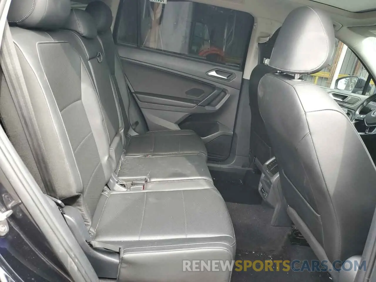11 Photograph of a damaged car 3VV2B7AX5KM073079 VOLKSWAGEN TIGUAN 2019