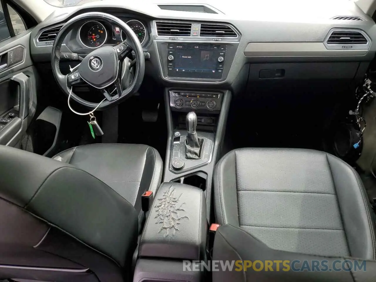 8 Photograph of a damaged car 3VV2B7AX5KM073079 VOLKSWAGEN TIGUAN 2019