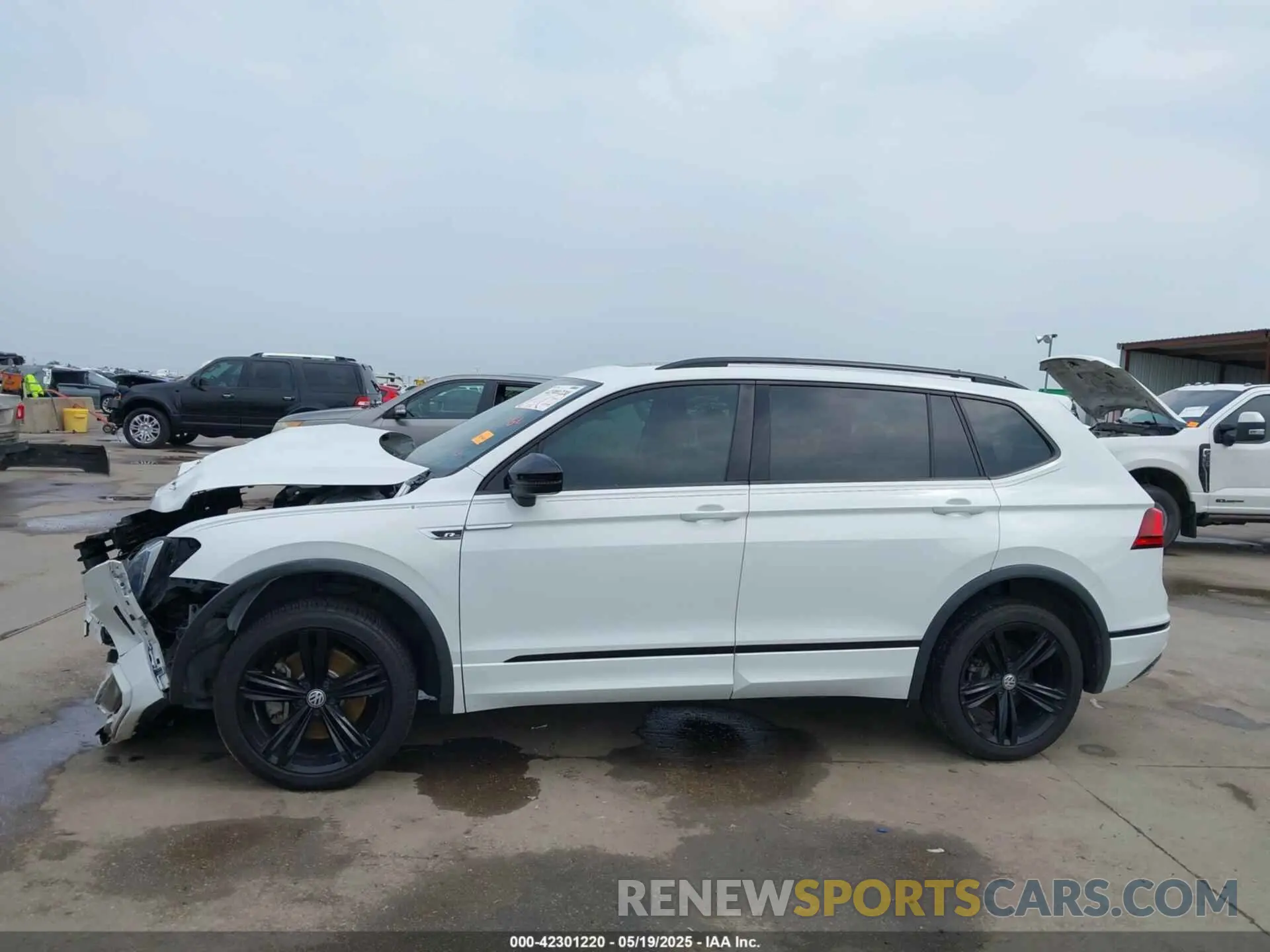 15 Photograph of a damaged car 3VV2B7AX5KM162540 VOLKSWAGEN TIGUAN 2019