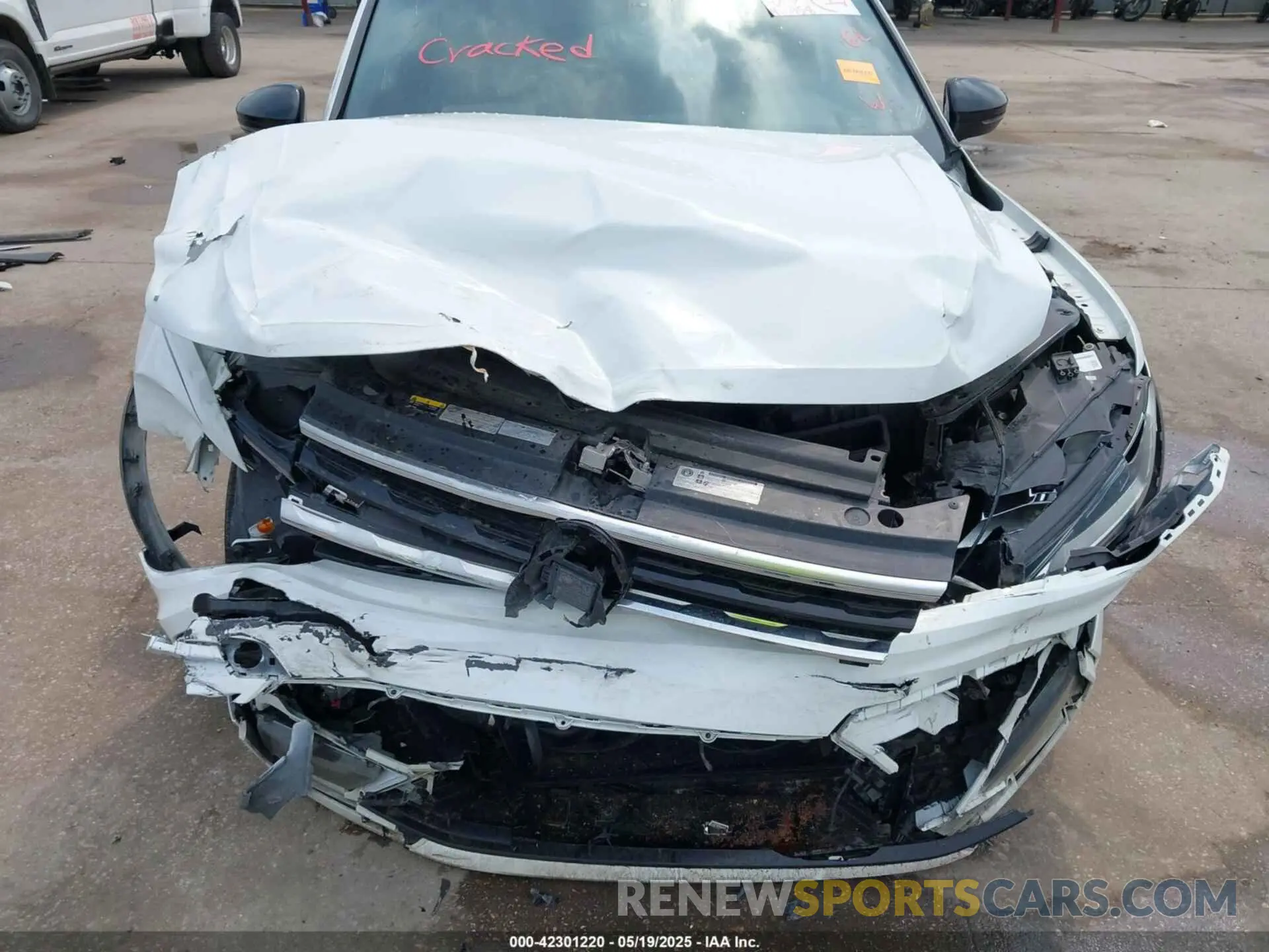 19 Photograph of a damaged car 3VV2B7AX5KM162540 VOLKSWAGEN TIGUAN 2019