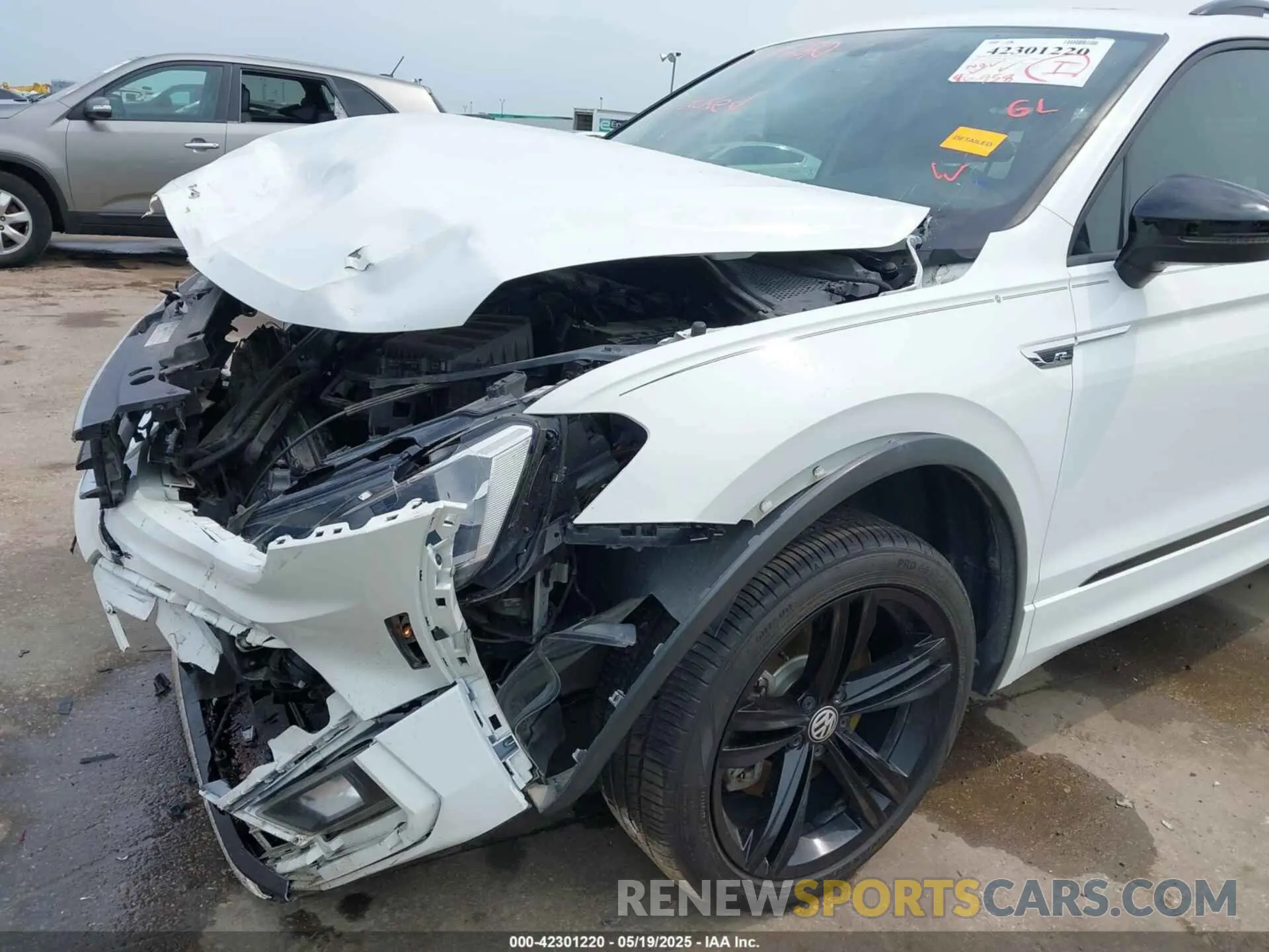 20 Photograph of a damaged car 3VV2B7AX5KM162540 VOLKSWAGEN TIGUAN 2019