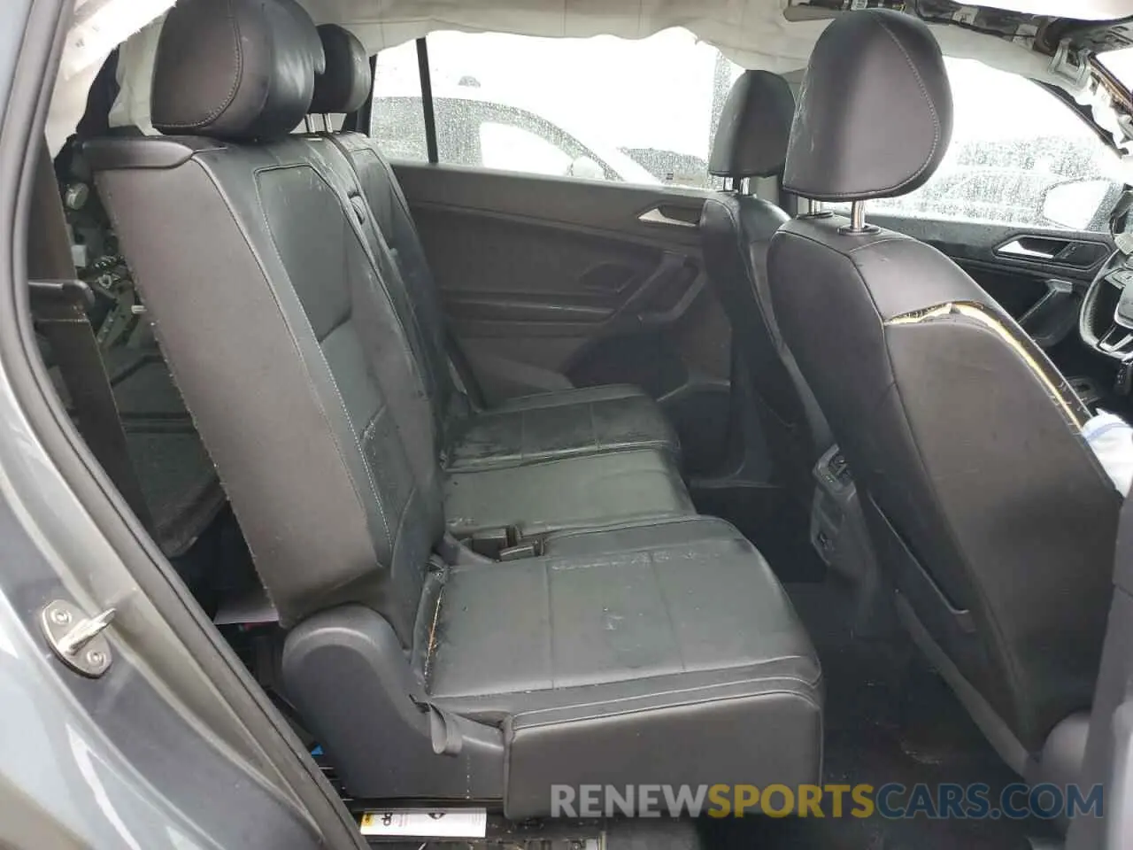 11 Photograph of a damaged car 3VV2B7AX6KM021492 VOLKSWAGEN TIGUAN 2019
