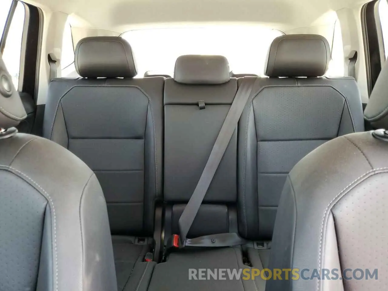 10 Photograph of a damaged car 3VV2B7AX6KM050152 VOLKSWAGEN TIGUAN 2019