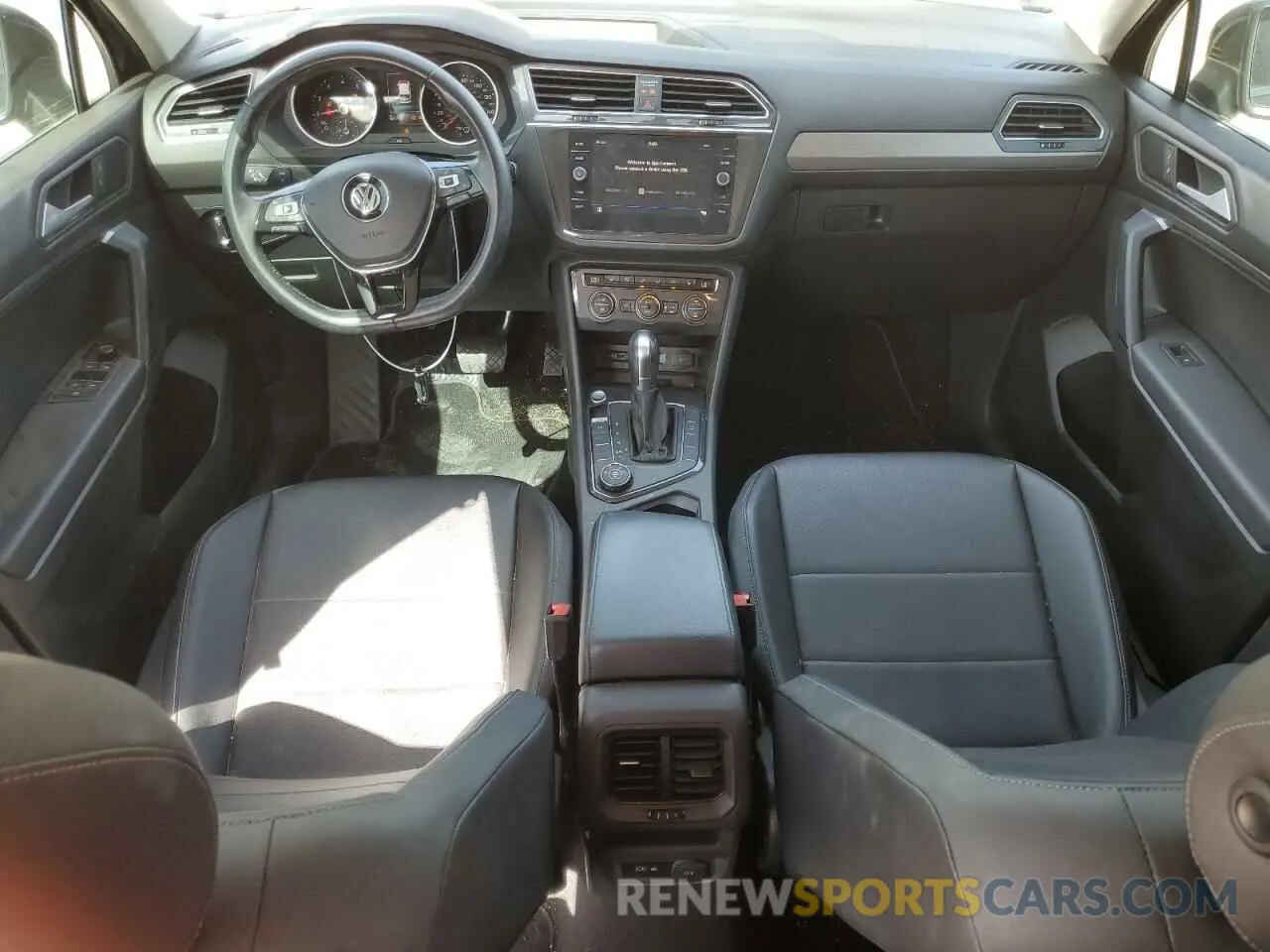 8 Photograph of a damaged car 3VV2B7AX6KM050152 VOLKSWAGEN TIGUAN 2019