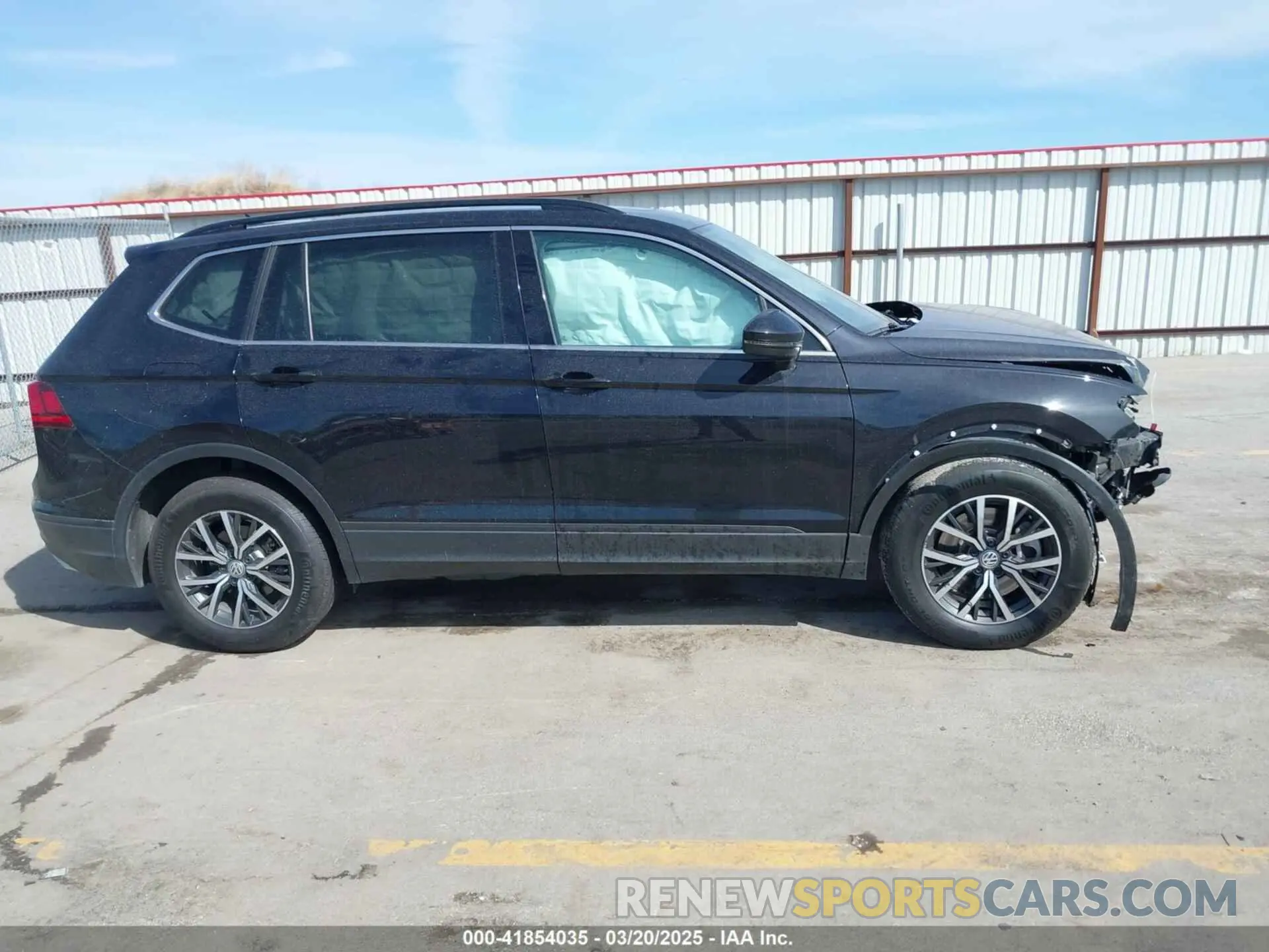 13 Photograph of a damaged car 3VV2B7AX6KM066013 VOLKSWAGEN TIGUAN 2019