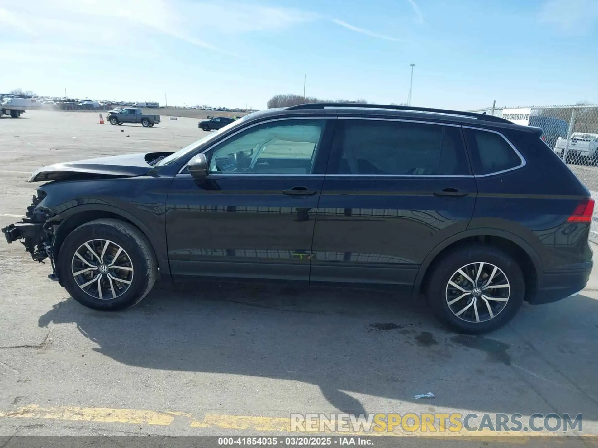 14 Photograph of a damaged car 3VV2B7AX6KM066013 VOLKSWAGEN TIGUAN 2019