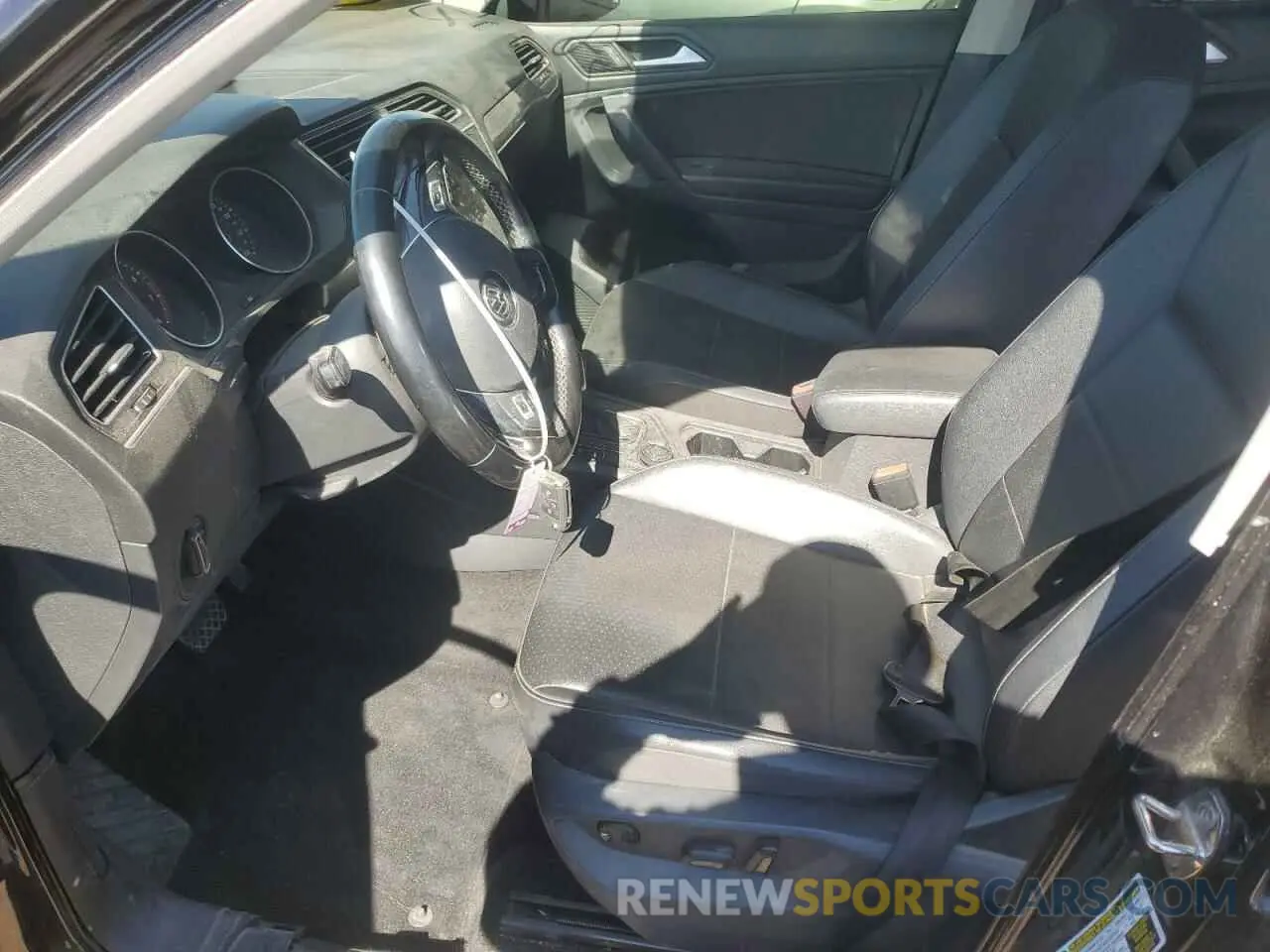7 Photograph of a damaged car 3VV2B7AX6KM132771 VOLKSWAGEN TIGUAN 2019