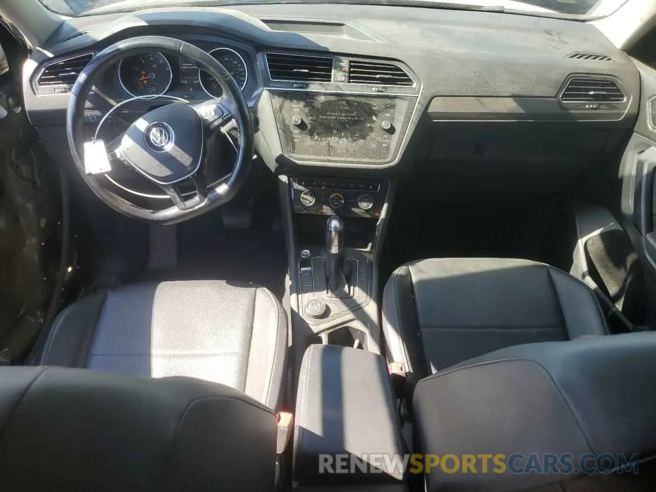 8 Photograph of a damaged car 3VV2B7AX6KM132771 VOLKSWAGEN TIGUAN 2019