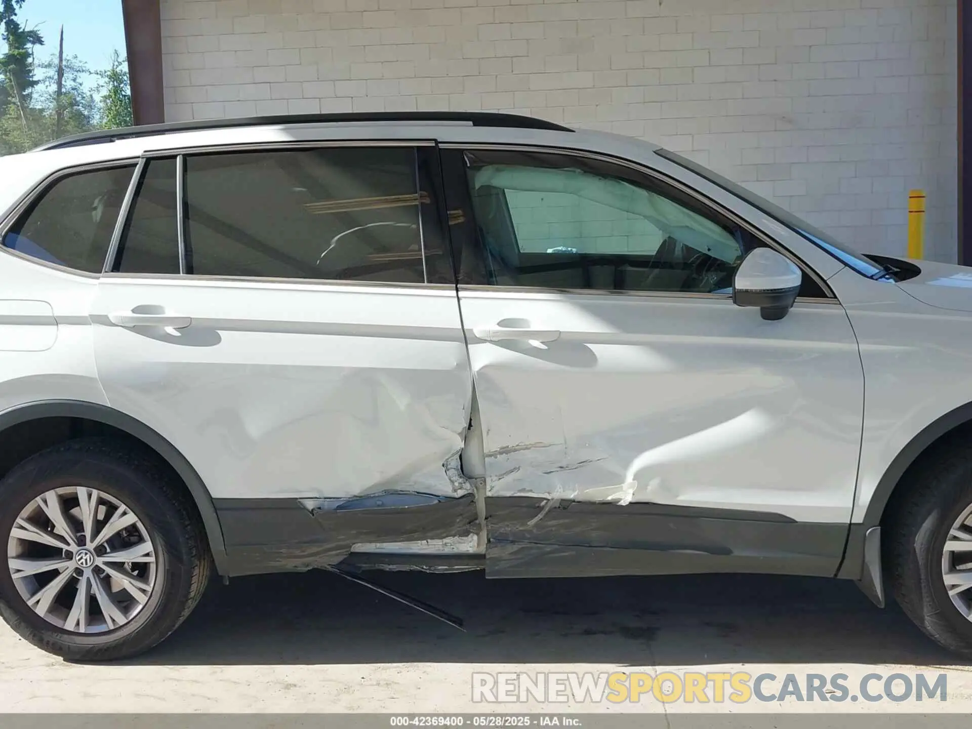 13 Photograph of a damaged car 3VV2B7AX6KM140482 VOLKSWAGEN TIGUAN 2019