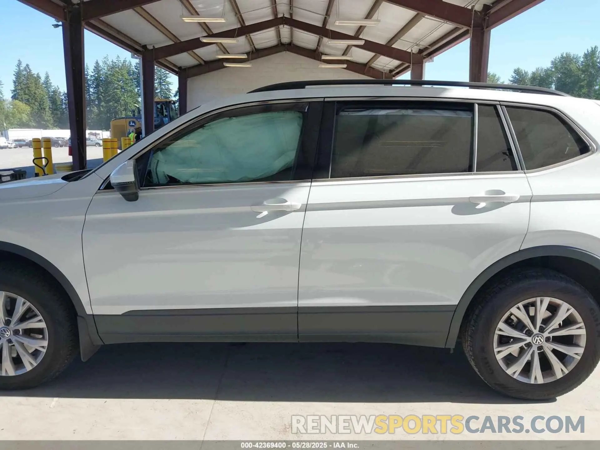 14 Photograph of a damaged car 3VV2B7AX6KM140482 VOLKSWAGEN TIGUAN 2019
