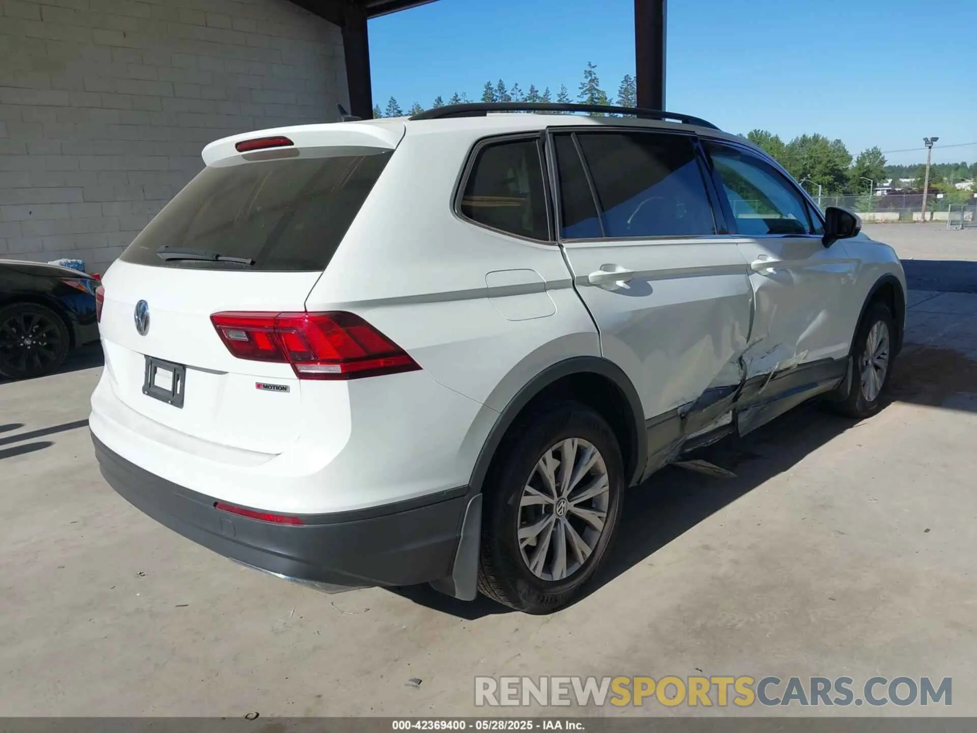 4 Photograph of a damaged car 3VV2B7AX6KM140482 VOLKSWAGEN TIGUAN 2019