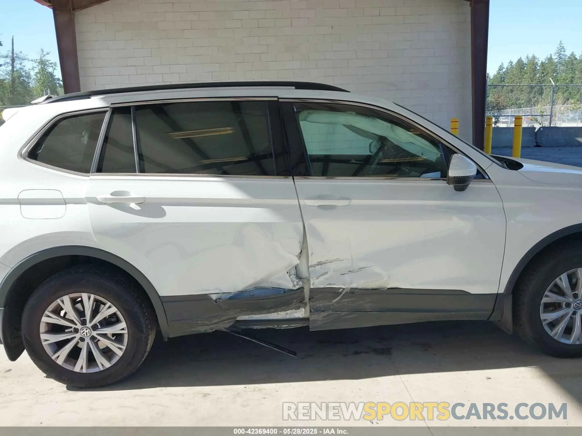 6 Photograph of a damaged car 3VV2B7AX6KM140482 VOLKSWAGEN TIGUAN 2019