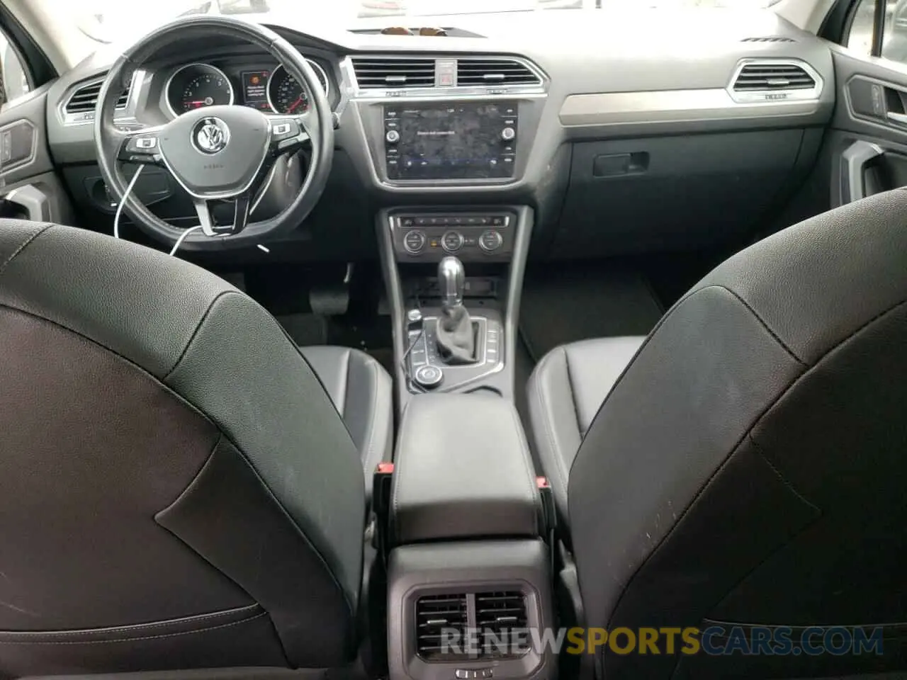 8 Photograph of a damaged car 3VV2B7AX6KM165060 VOLKSWAGEN TIGUAN 2019