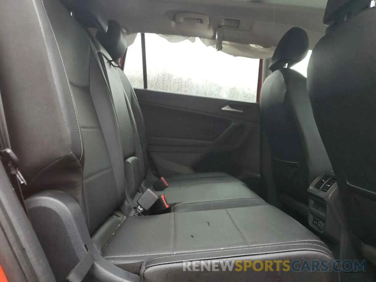 11 Photograph of a damaged car 3VV2B7AX7KM013949 VOLKSWAGEN TIGUAN 2019