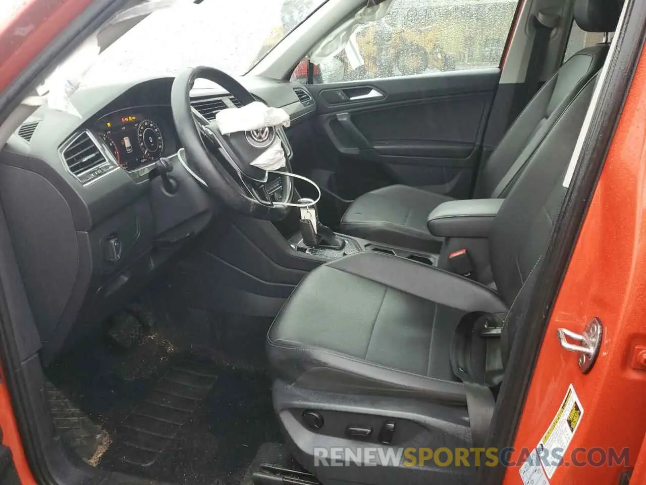 7 Photograph of a damaged car 3VV2B7AX7KM013949 VOLKSWAGEN TIGUAN 2019