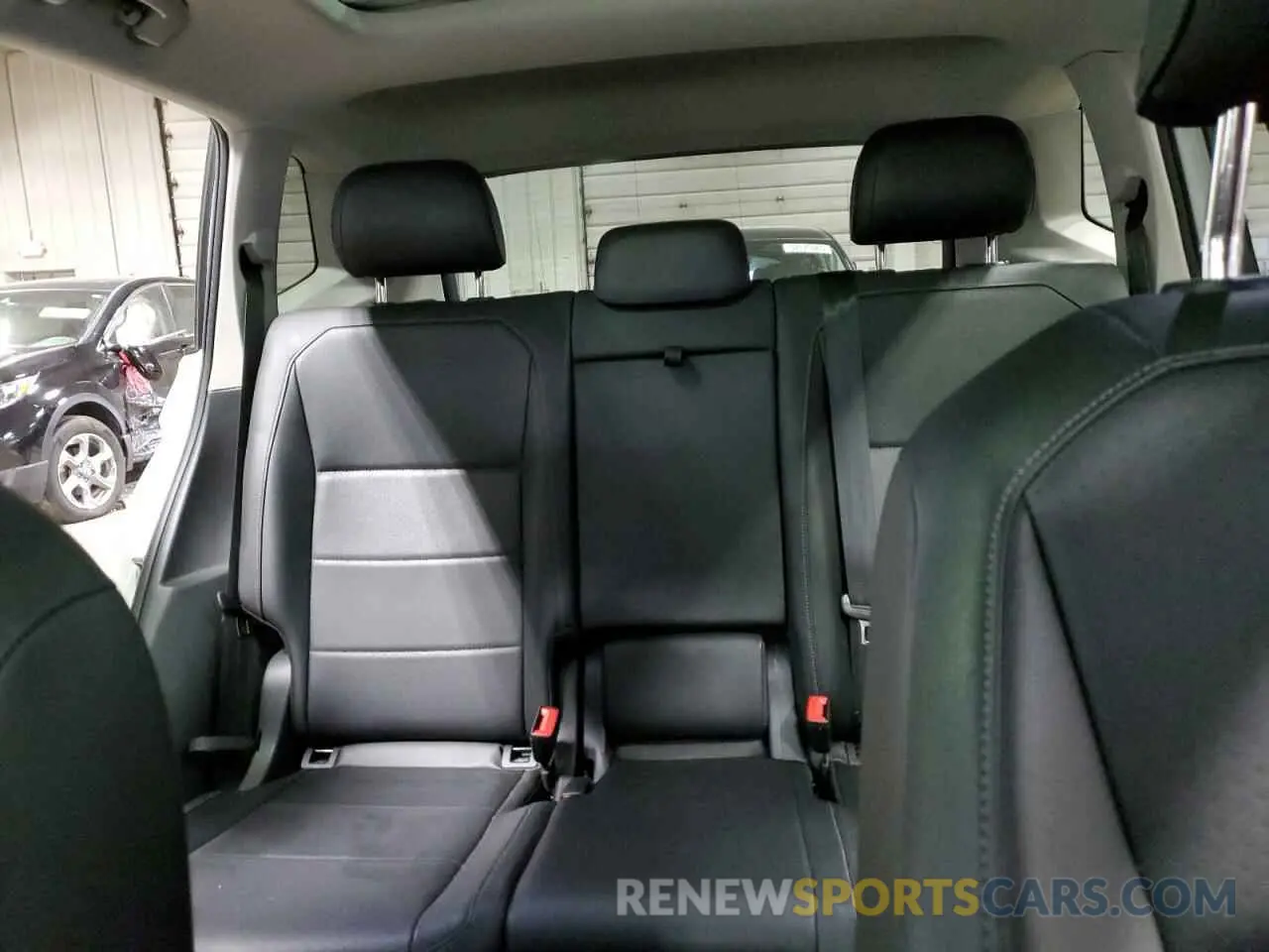 10 Photograph of a damaged car 3VV2B7AX7KM030489 VOLKSWAGEN TIGUAN 2019