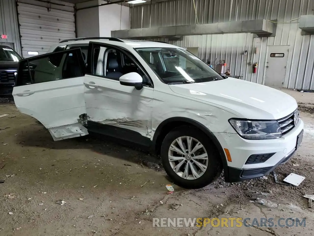 4 Photograph of a damaged car 3VV2B7AX7KM030489 VOLKSWAGEN TIGUAN 2019
