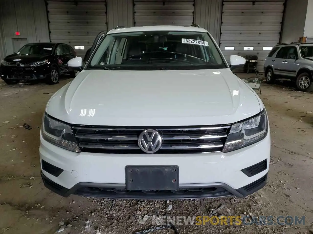 5 Photograph of a damaged car 3VV2B7AX7KM030489 VOLKSWAGEN TIGUAN 2019