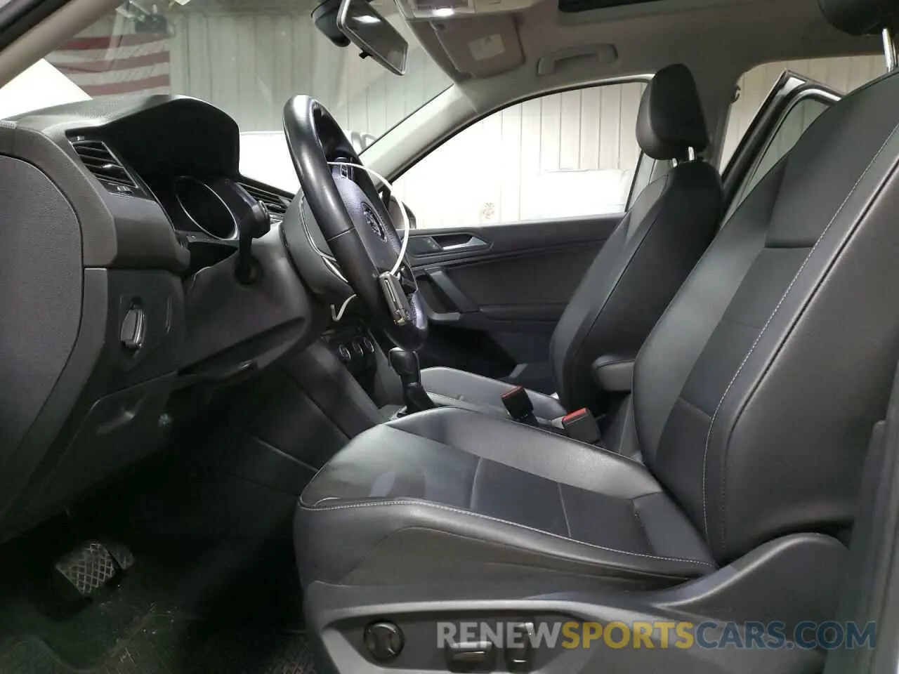 7 Photograph of a damaged car 3VV2B7AX7KM030489 VOLKSWAGEN TIGUAN 2019