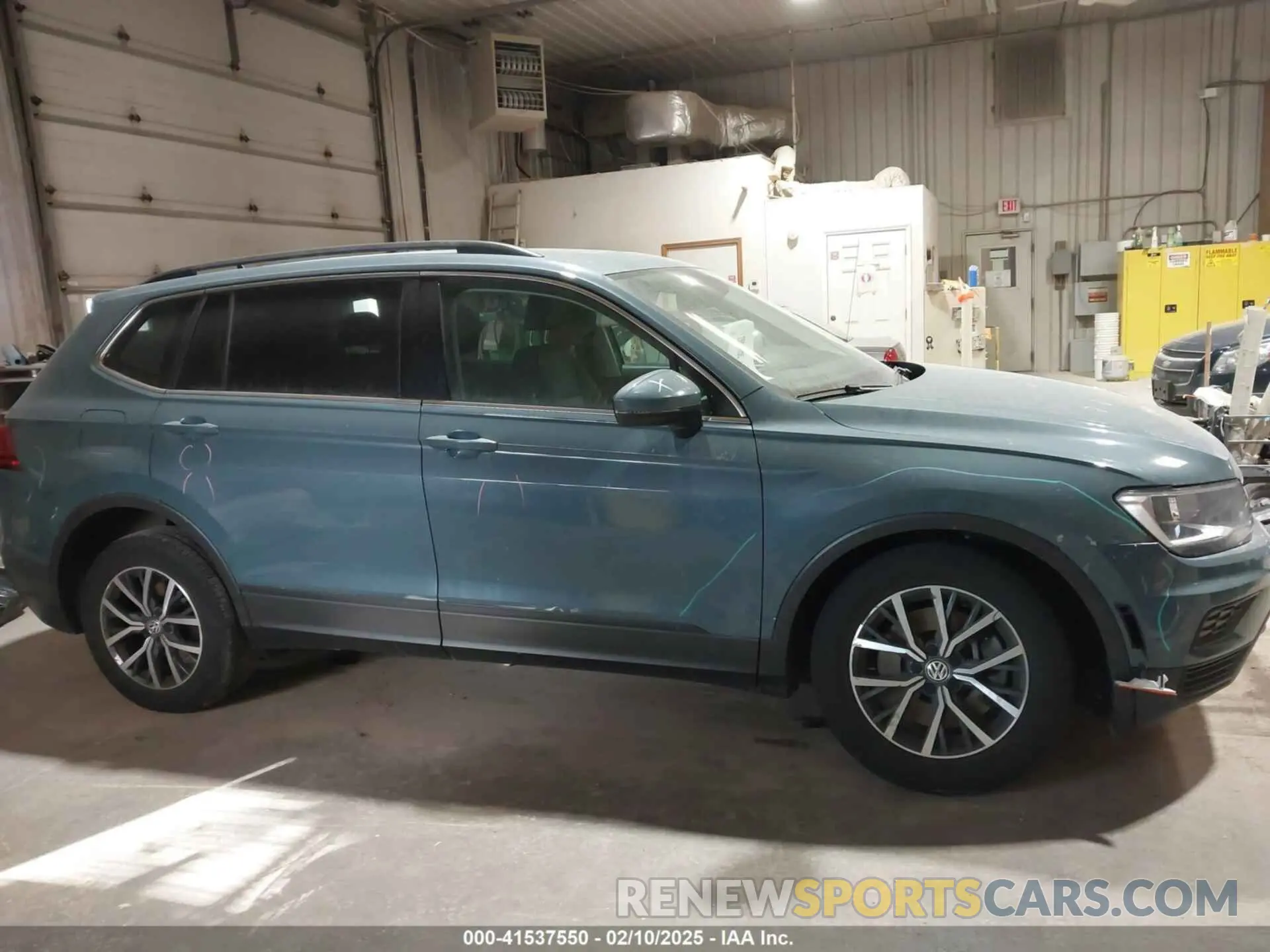 13 Photograph of a damaged car 3VV2B7AX7KM079093 VOLKSWAGEN TIGUAN 2019