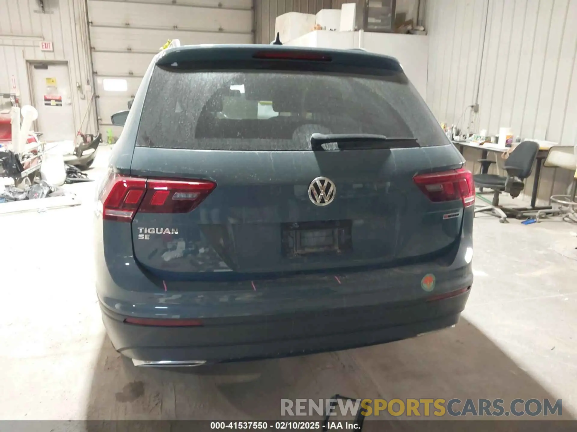 16 Photograph of a damaged car 3VV2B7AX7KM079093 VOLKSWAGEN TIGUAN 2019