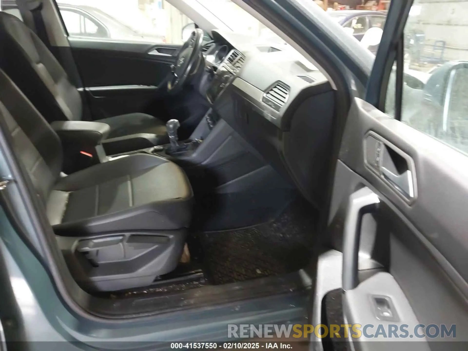 5 Photograph of a damaged car 3VV2B7AX7KM079093 VOLKSWAGEN TIGUAN 2019