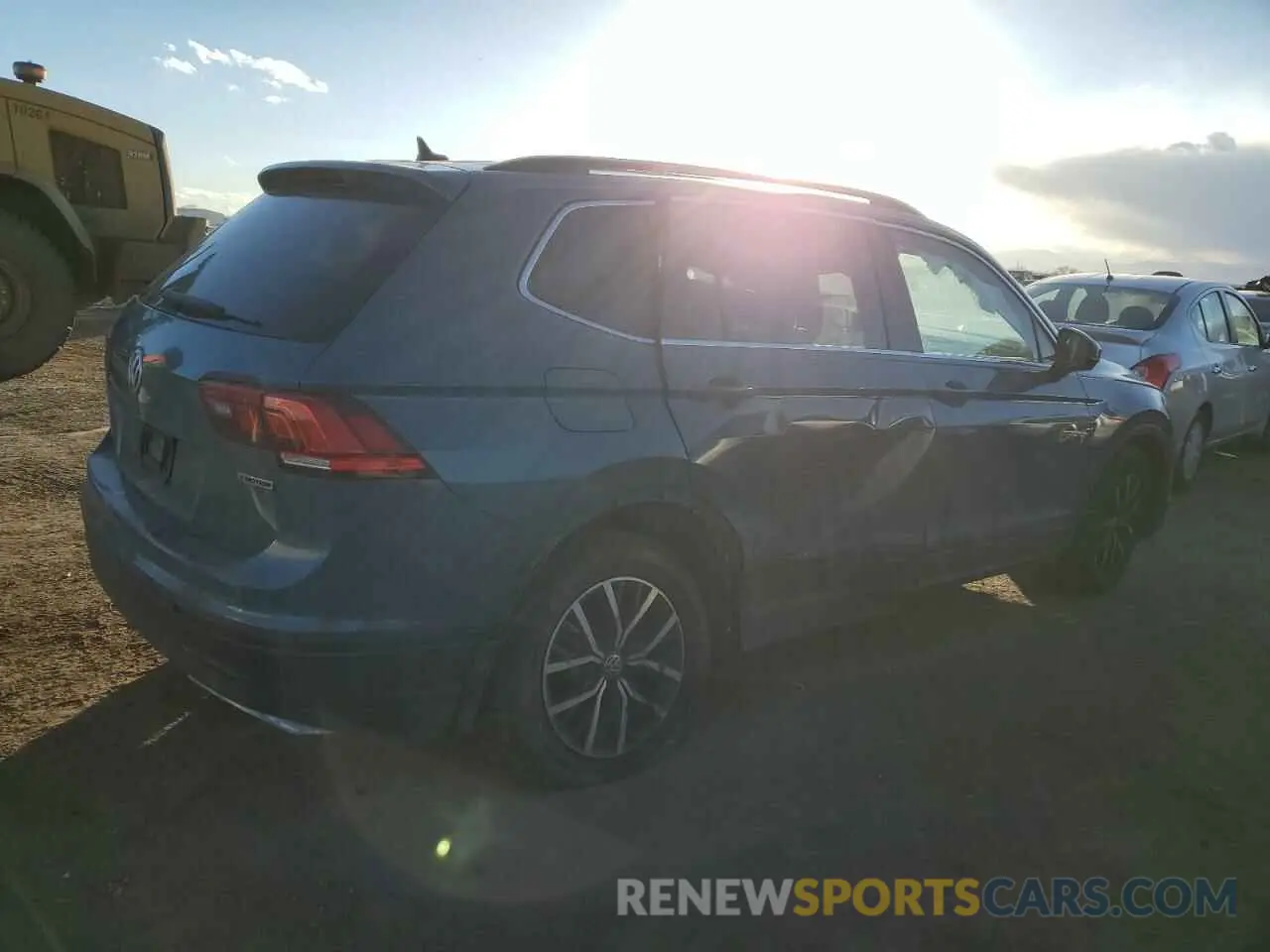 3 Photograph of a damaged car 3VV2B7AX7KM084505 VOLKSWAGEN TIGUAN 2019