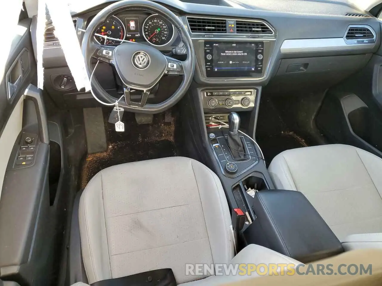 8 Photograph of a damaged car 3VV2B7AX7KM084505 VOLKSWAGEN TIGUAN 2019