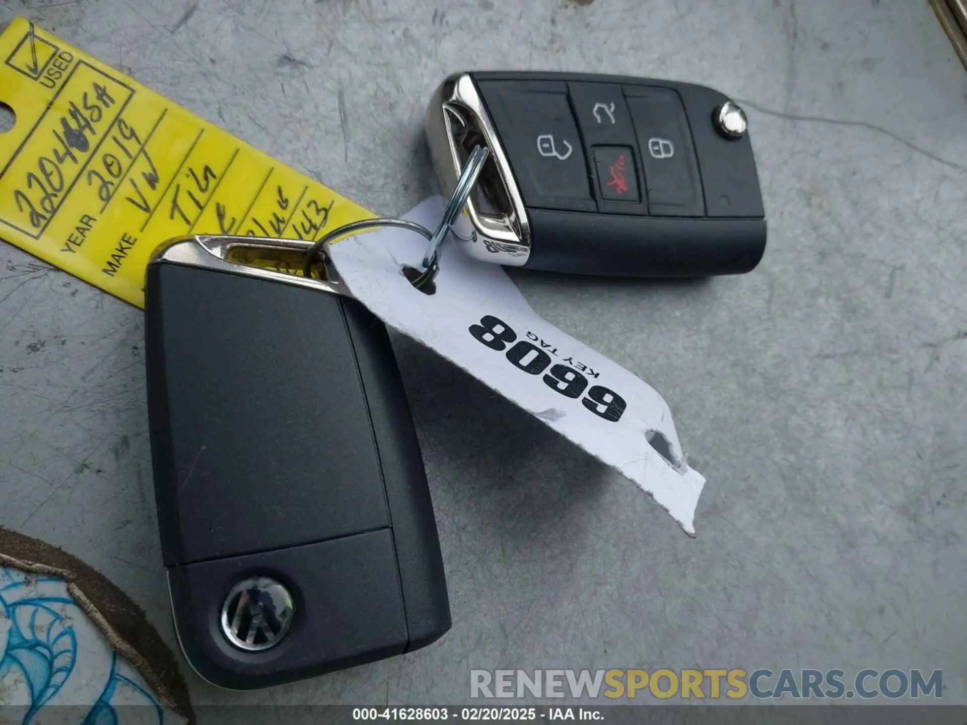 11 Photograph of a damaged car 3VV2B7AX7KM107443 VOLKSWAGEN TIGUAN 2019