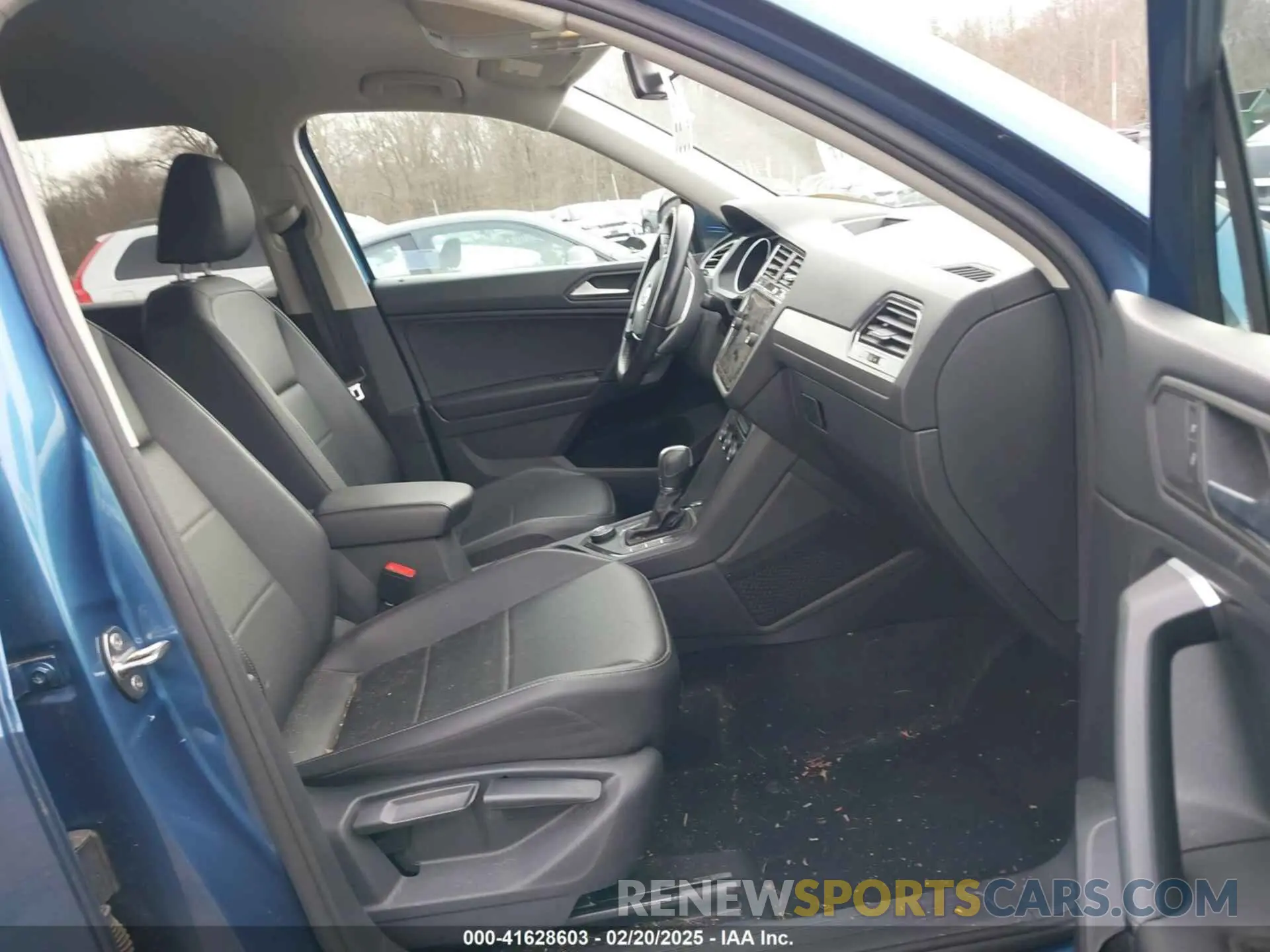 5 Photograph of a damaged car 3VV2B7AX7KM107443 VOLKSWAGEN TIGUAN 2019
