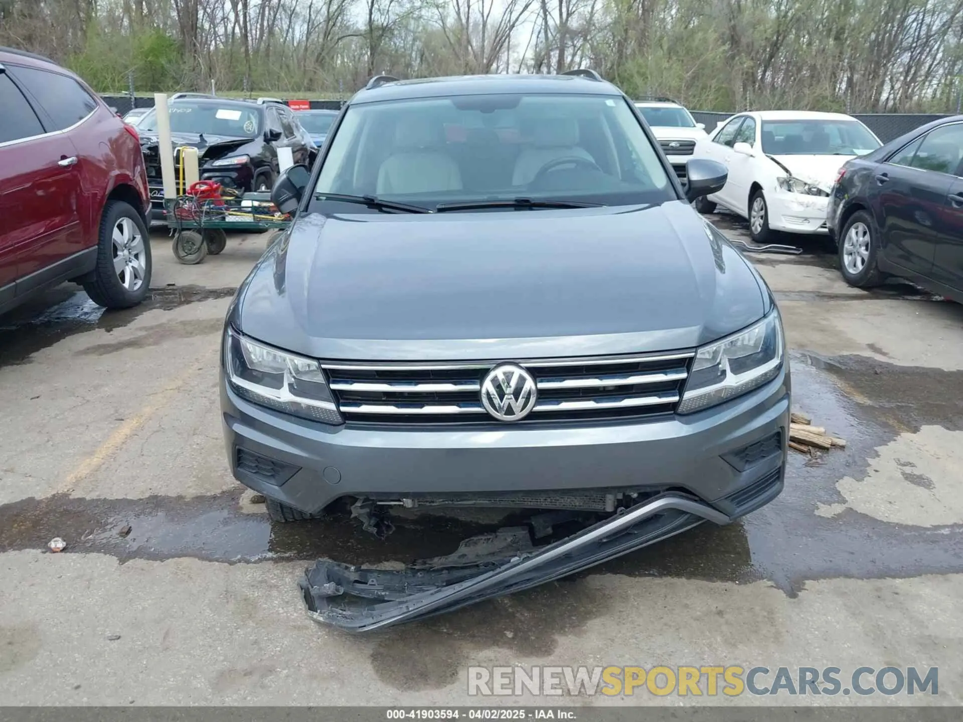 12 Photograph of a damaged car 3VV2B7AX7KM136831 VOLKSWAGEN TIGUAN 2019