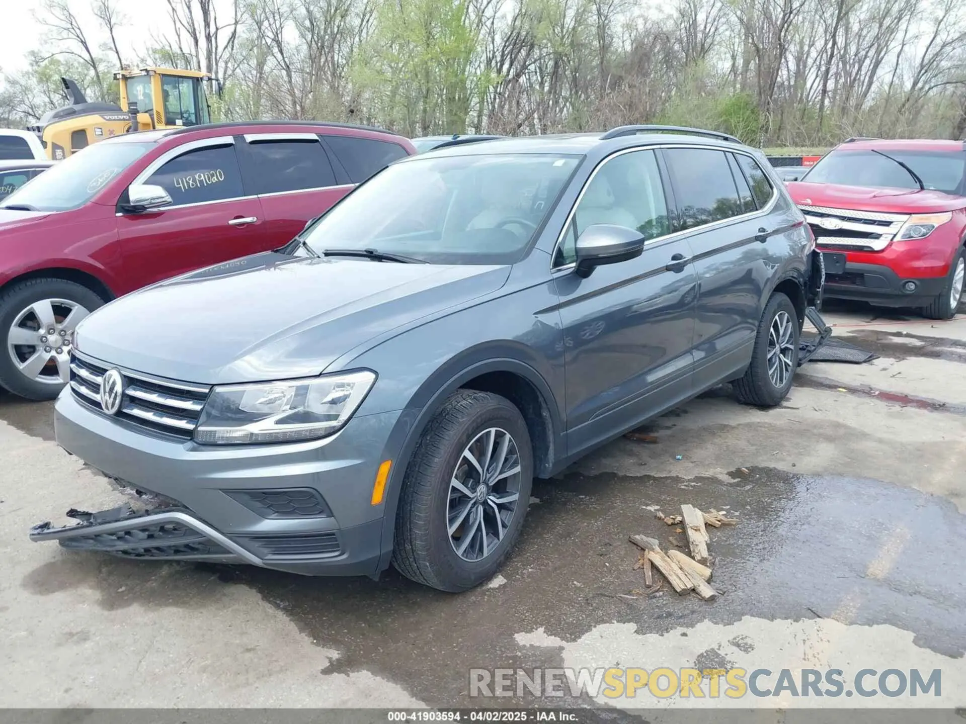 2 Photograph of a damaged car 3VV2B7AX7KM136831 VOLKSWAGEN TIGUAN 2019