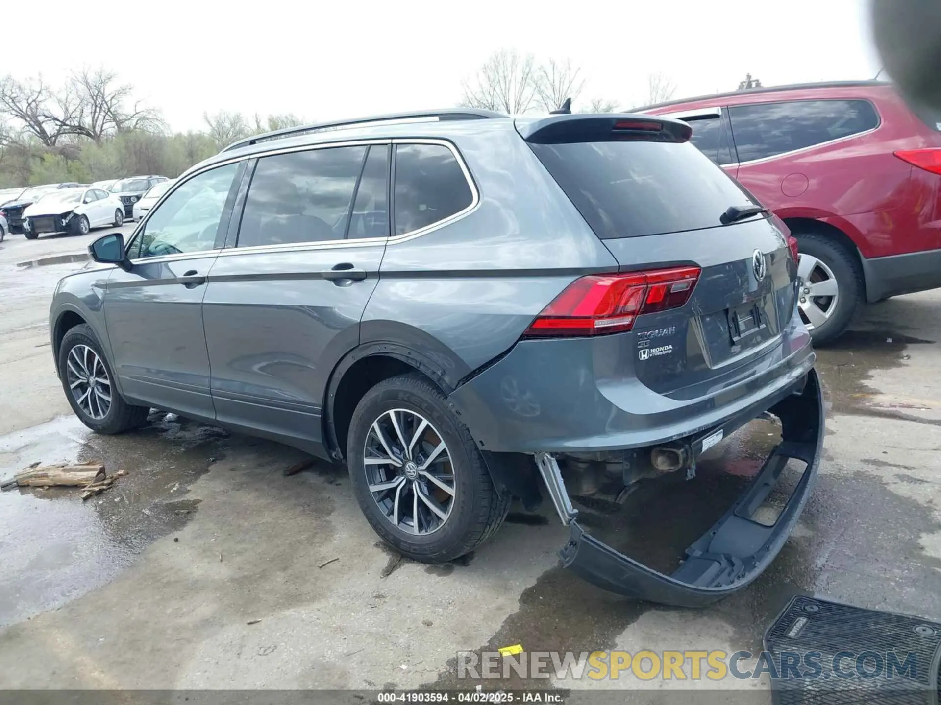 3 Photograph of a damaged car 3VV2B7AX7KM136831 VOLKSWAGEN TIGUAN 2019
