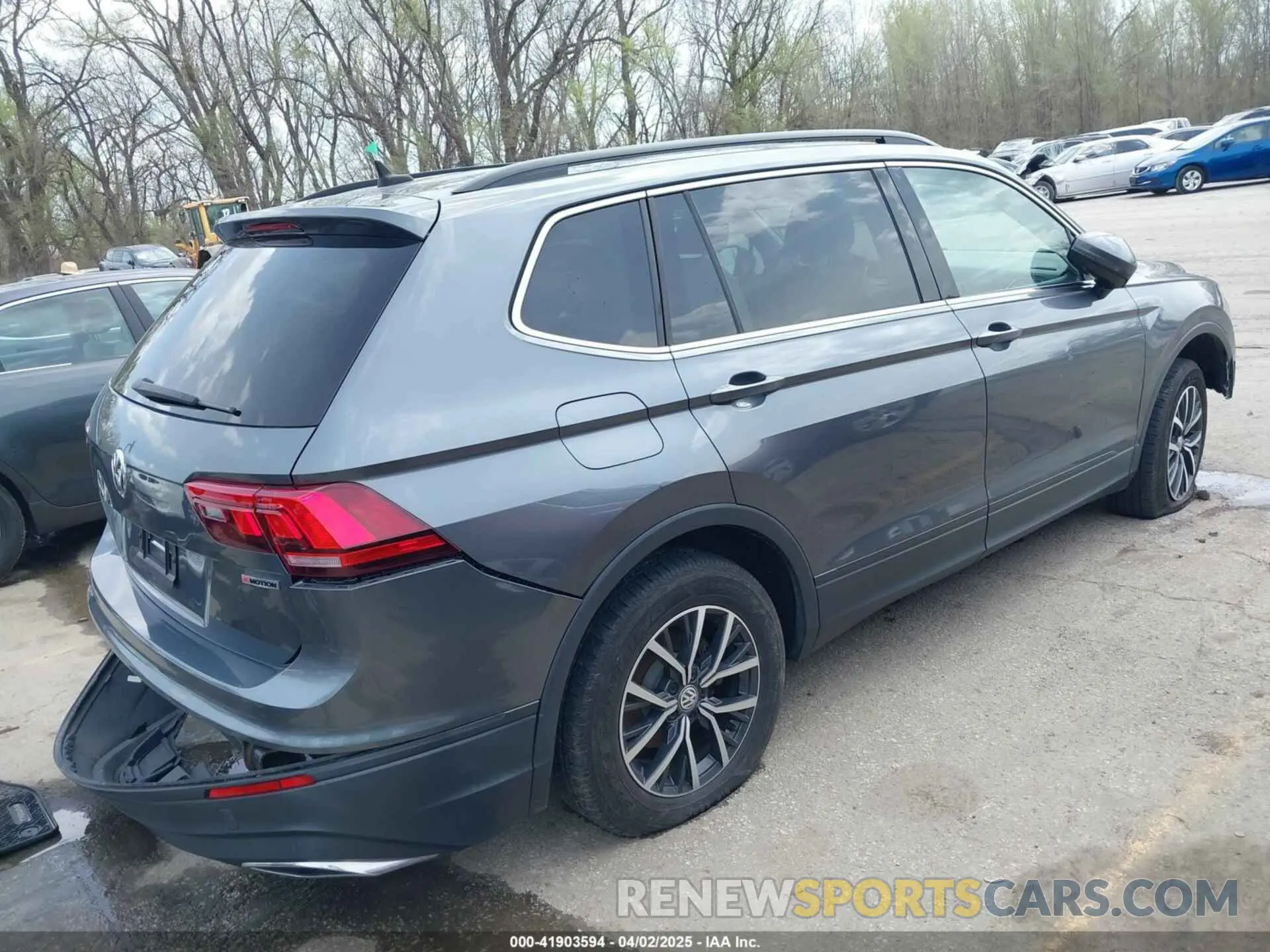 4 Photograph of a damaged car 3VV2B7AX7KM136831 VOLKSWAGEN TIGUAN 2019