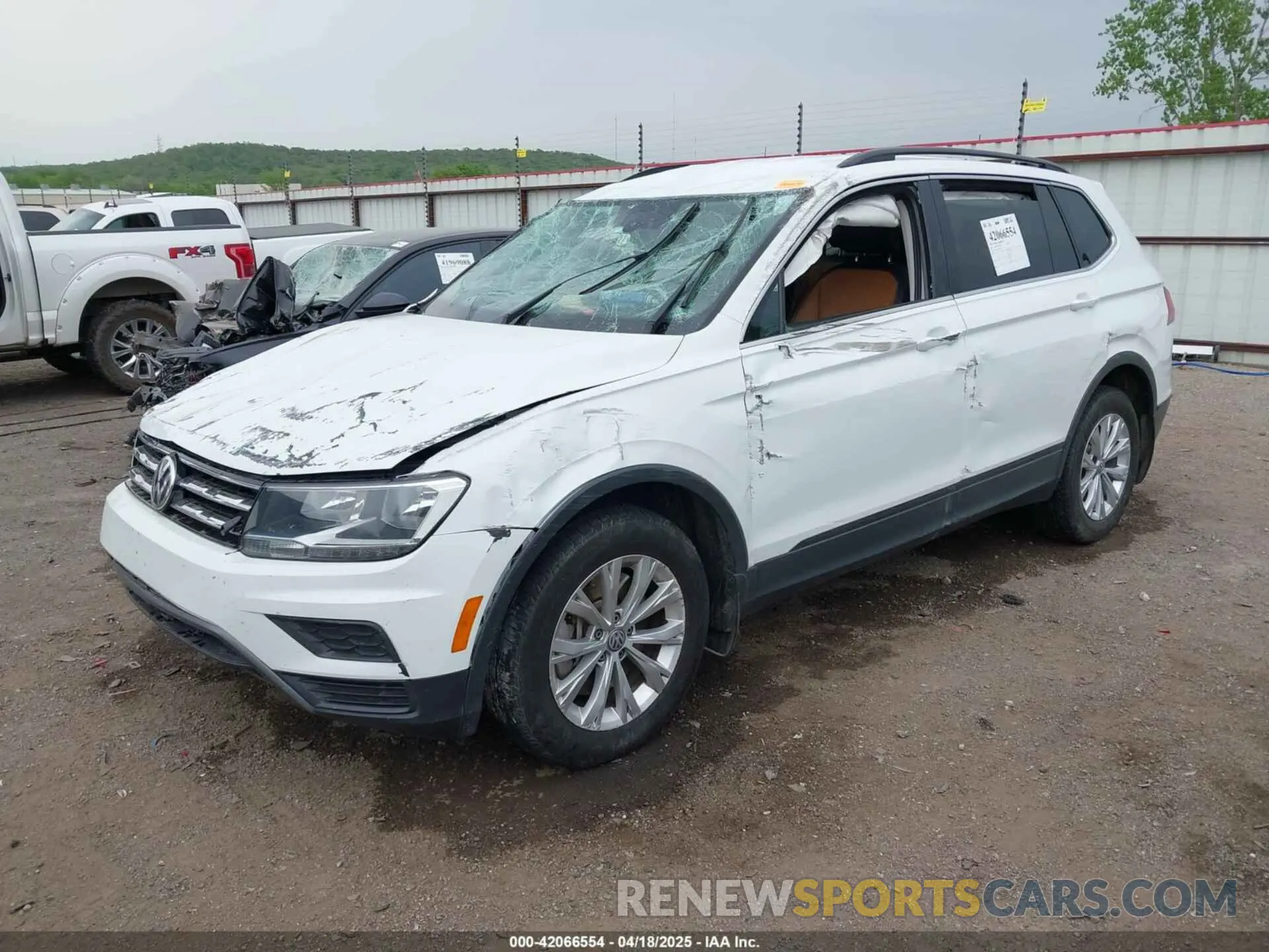 2 Photograph of a damaged car 3VV2B7AX7KM142659 VOLKSWAGEN TIGUAN 2019