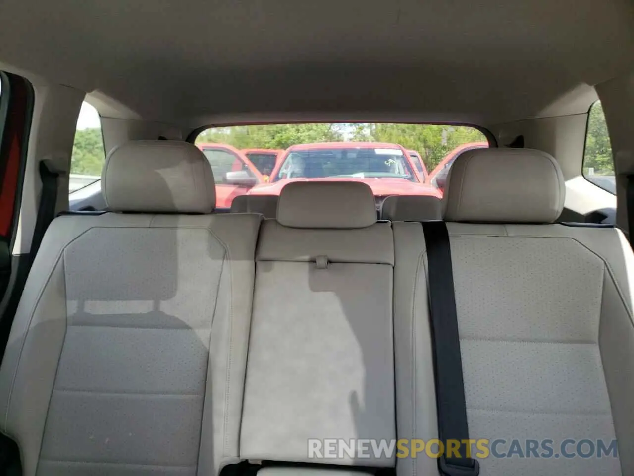 10 Photograph of a damaged car 3VV2B7AX7KM157551 VOLKSWAGEN TIGUAN 2019