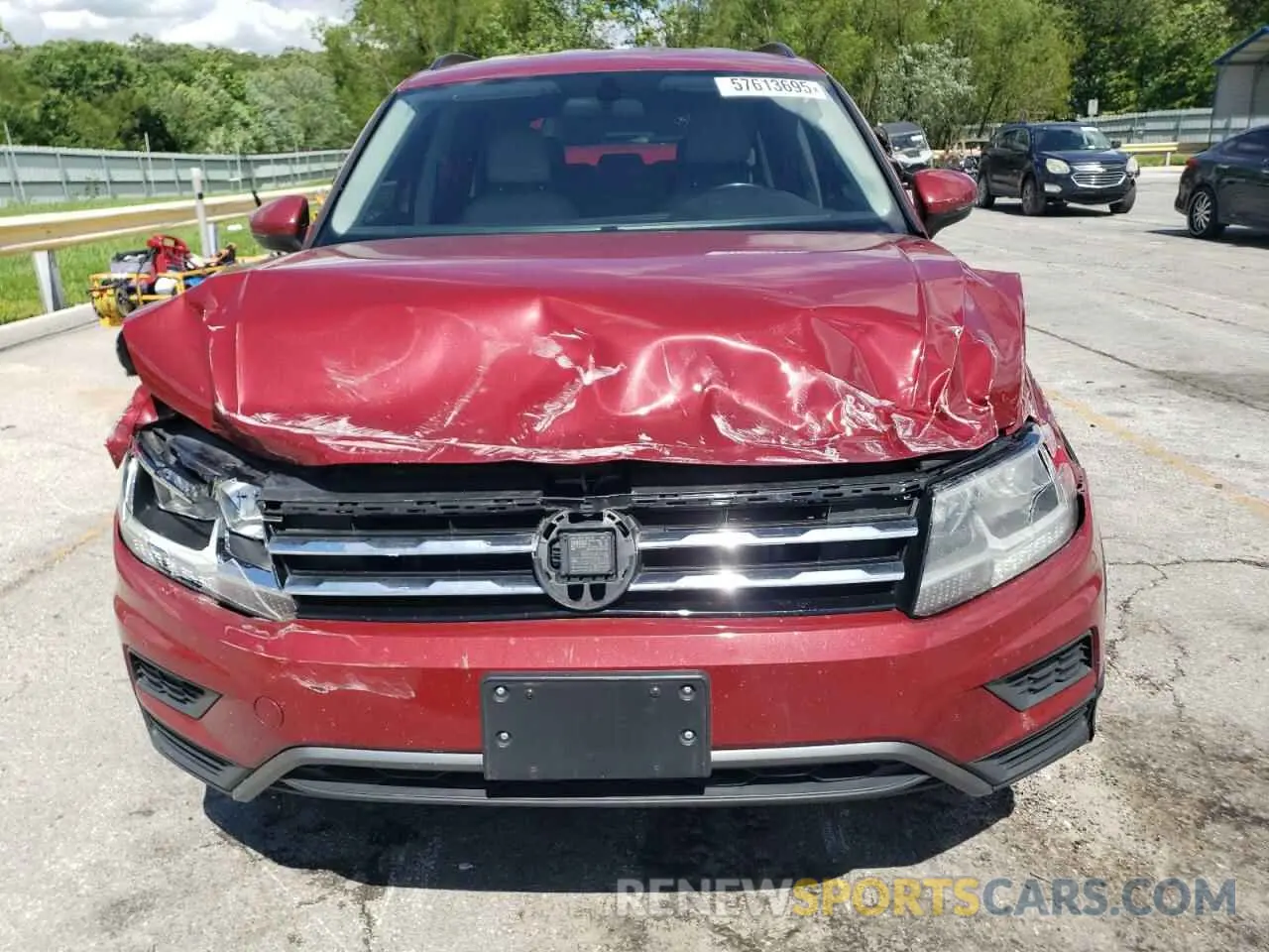 5 Photograph of a damaged car 3VV2B7AX7KM157551 VOLKSWAGEN TIGUAN 2019