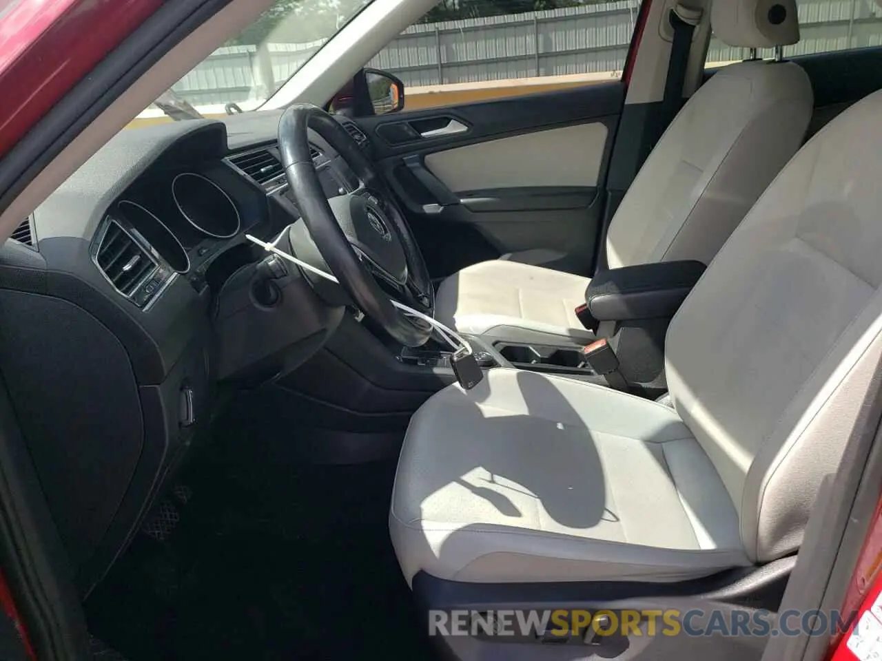 7 Photograph of a damaged car 3VV2B7AX7KM157551 VOLKSWAGEN TIGUAN 2019