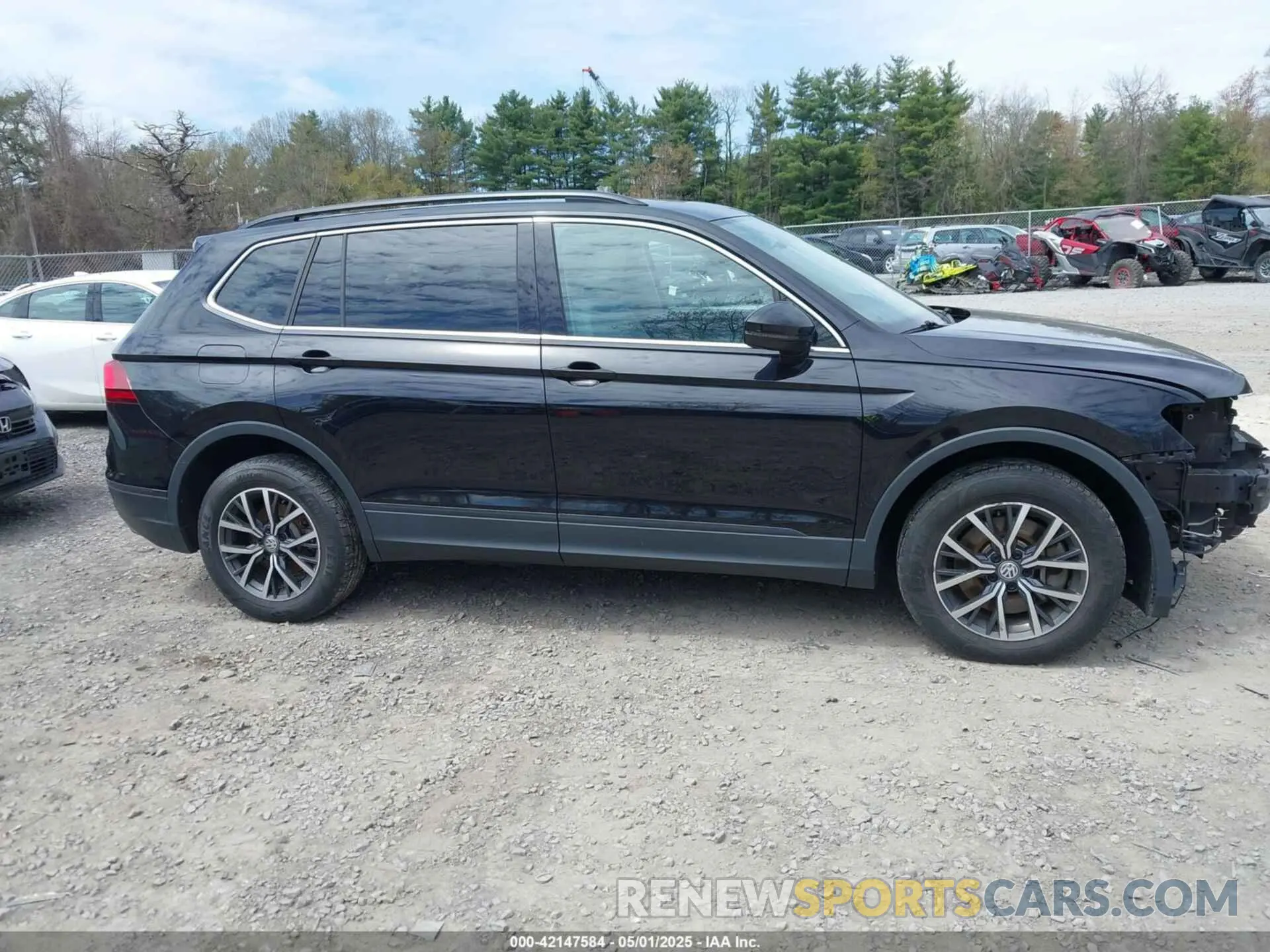 13 Photograph of a damaged car 3VV2B7AX7KM174382 VOLKSWAGEN TIGUAN 2019