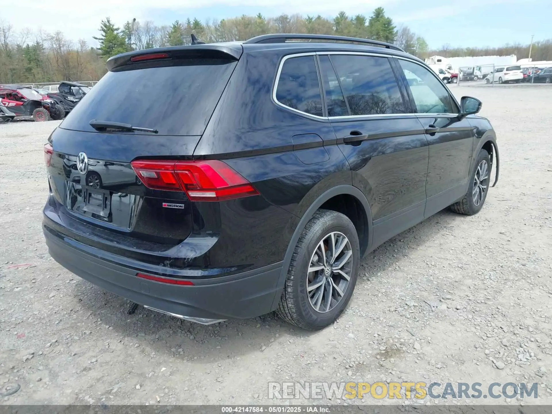 4 Photograph of a damaged car 3VV2B7AX7KM174382 VOLKSWAGEN TIGUAN 2019