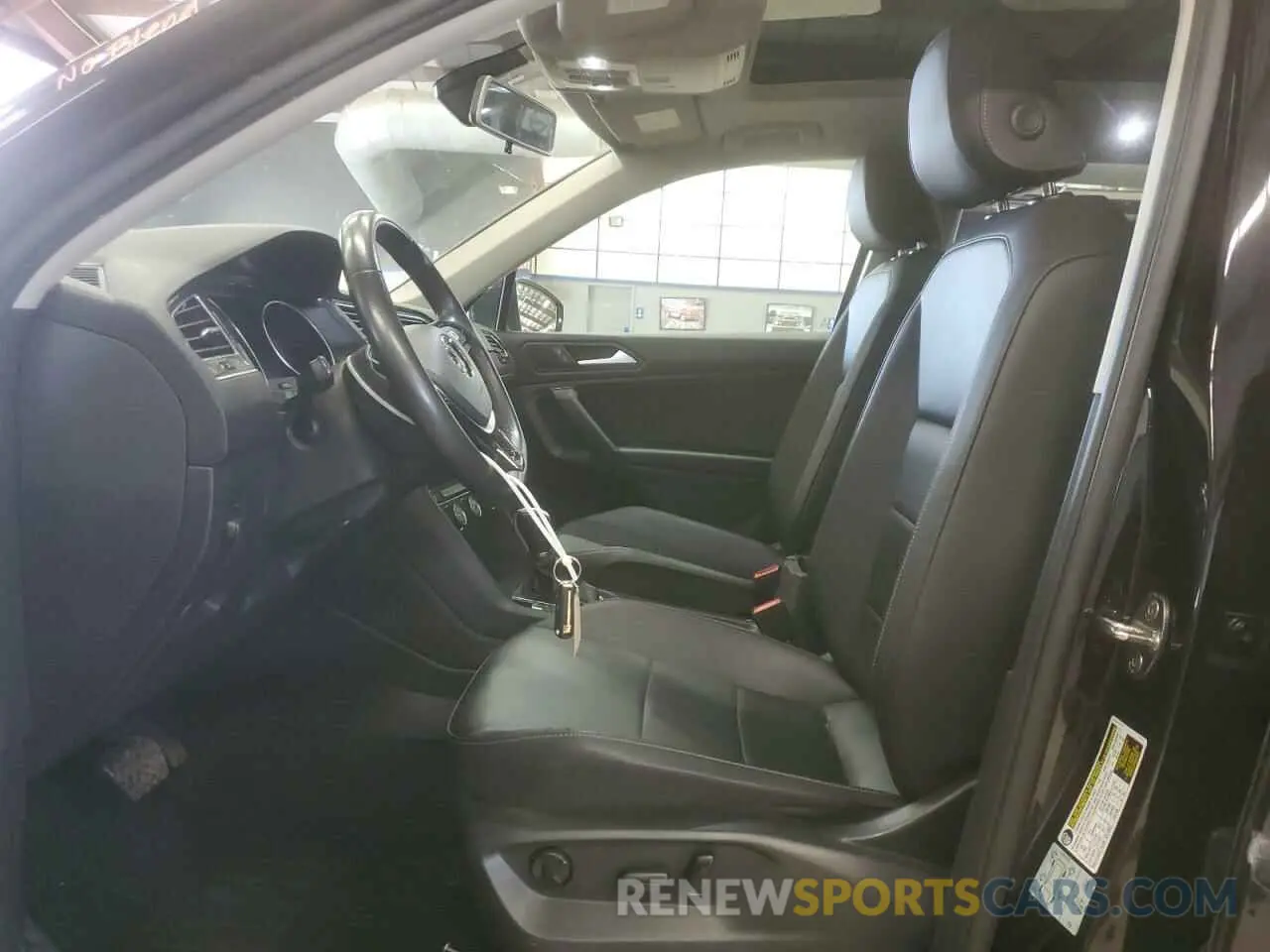 7 Photograph of a damaged car 3VV2B7AX7KM200379 VOLKSWAGEN TIGUAN 2019
